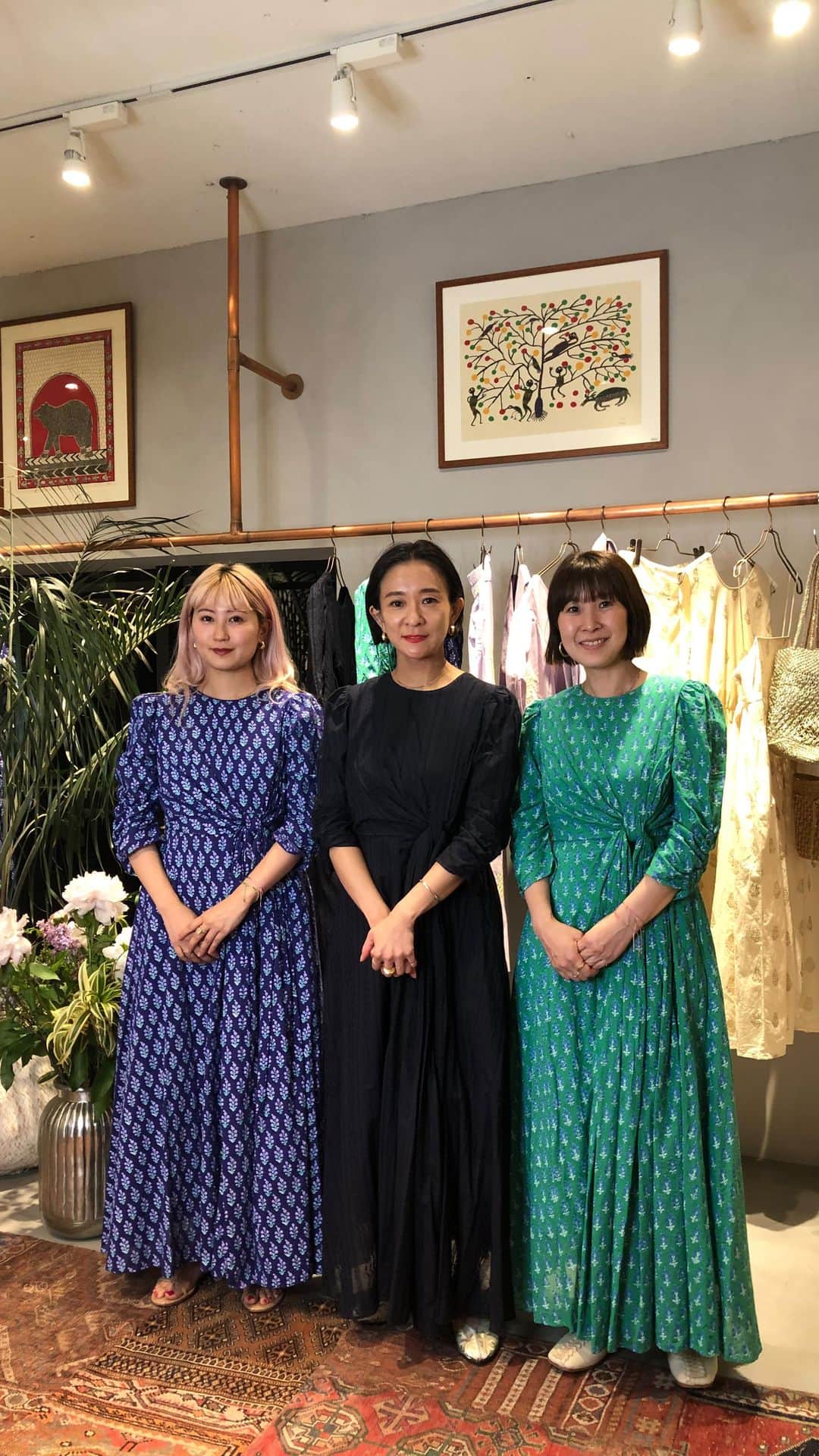 のインスタグラム：「スタイリスト佐藤佳菜子さん×ヌキテパ　コラボコレクション✨  スタイリスト“サトカナ”こと佐藤佳菜子さん（　@kanakosato1019 ）が「ヌキテパ（ @pasand_by_nequittezpas ）とコラボコレクションを発表！  昨シーズンも大人気だったこちらのコラボレーション。 4/21〜ヌキテパ公式オンラインストアにて、4/22〜ヌキテパ各店にて発売です☺️  今季はどんな新作が登場するの？サトカナさんのこだわりは？ 全型くわしくご紹介します☺  これからの季節にぴったりの1着を見つけに、ぜひチェックしてくださいね！   #佐藤佳菜子 さん　#スタイリスト #コラボ #ヌキテパ  #pasandbynequittezpas #nequittezpas #インスタライブ #インスタライブ配信 #配信 #BAILAIGTV #BAILA #baila_magazine #pr」