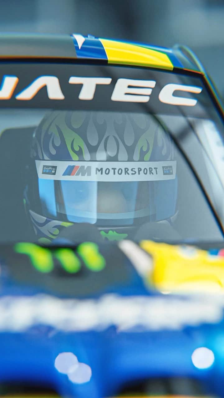 バレンティーノ・ロッシのインスタグラム：「READY TO START for the @gtworldcheu with @follow_wrt @bmwmotorsport  @ritter.goods thanks for this amazing design cartoon 💣」