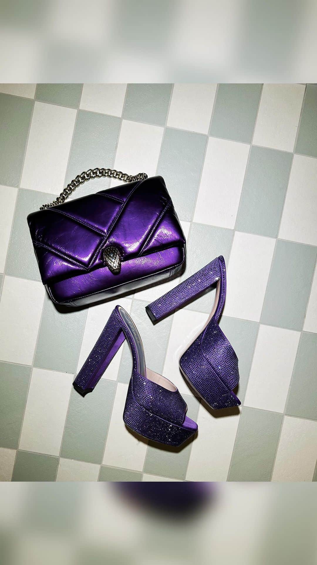 クリスティナ・バザンのインスタグラム：「Purple Rain 💜🔮✨ Celebrating @bulgari and the Serpenti’s 75th Anniversary #Serpenti75 Filmed by @lucretiamettier 🌙」