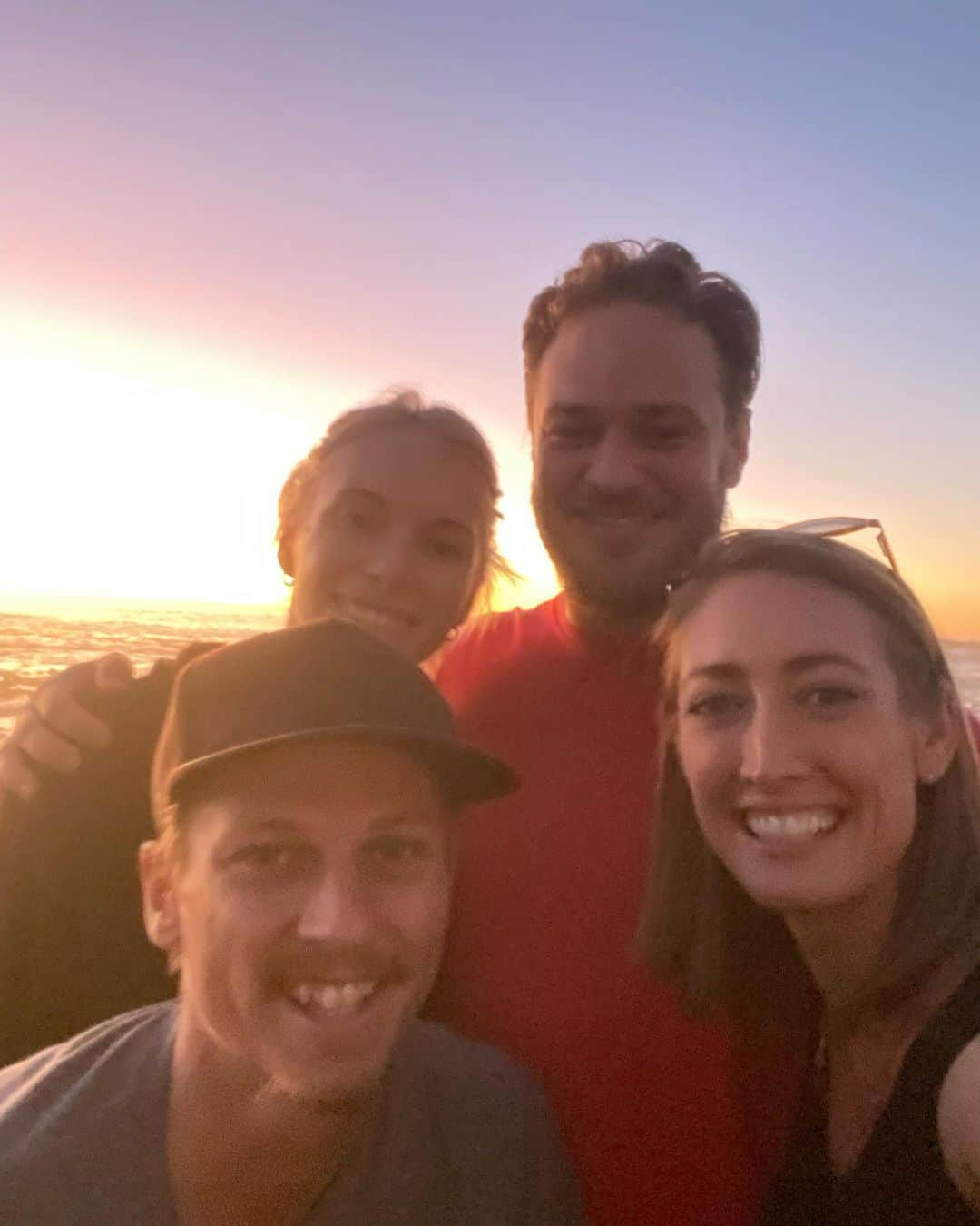 ブリージャ・ラーソンさんのインスタグラム写真 - (ブリージャ・ラーソンInstagram)「Upon arriving to South Africa my heart was so happy😍, I love being here to celebrate @frankie.jonker and Nick’s wedding! The first 4 days in Cape Town minutes from this phenomenal beach and breathtaking mountain view’s was amazing! And randomly seeing a past teammate @chadleclos92 one the first night at a restaurant was the cherry on top! Day 1 exceeded expectations🥰  #Frankie&Nick #rsa #capetown #beachviews #mountainviews」4月21日 19時04分 - breejalarson