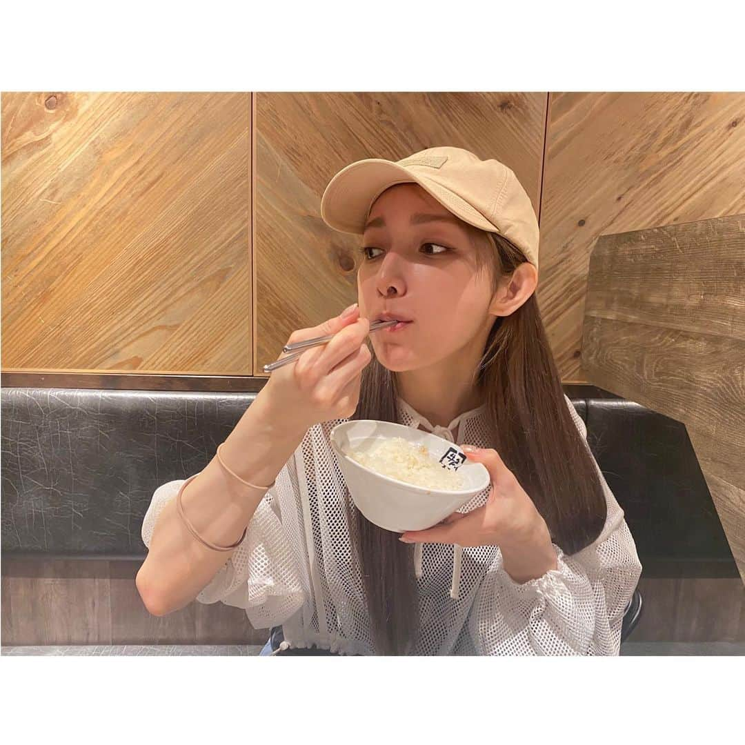 後藤真希さんのインスタグラム写真 - (後藤真希Instagram)「LIVEリハ始めました！！！  りょんりょんと一緒にやるのがすっごい久々。 お昼はスタジオ近くで牛角ランチ🐮 カルビセットにしてみた🥓！  #ライブリハ #まきふく  #リハ着 tops @sly_official  pants @diesel」4月21日 18時57分 - goto_maki923