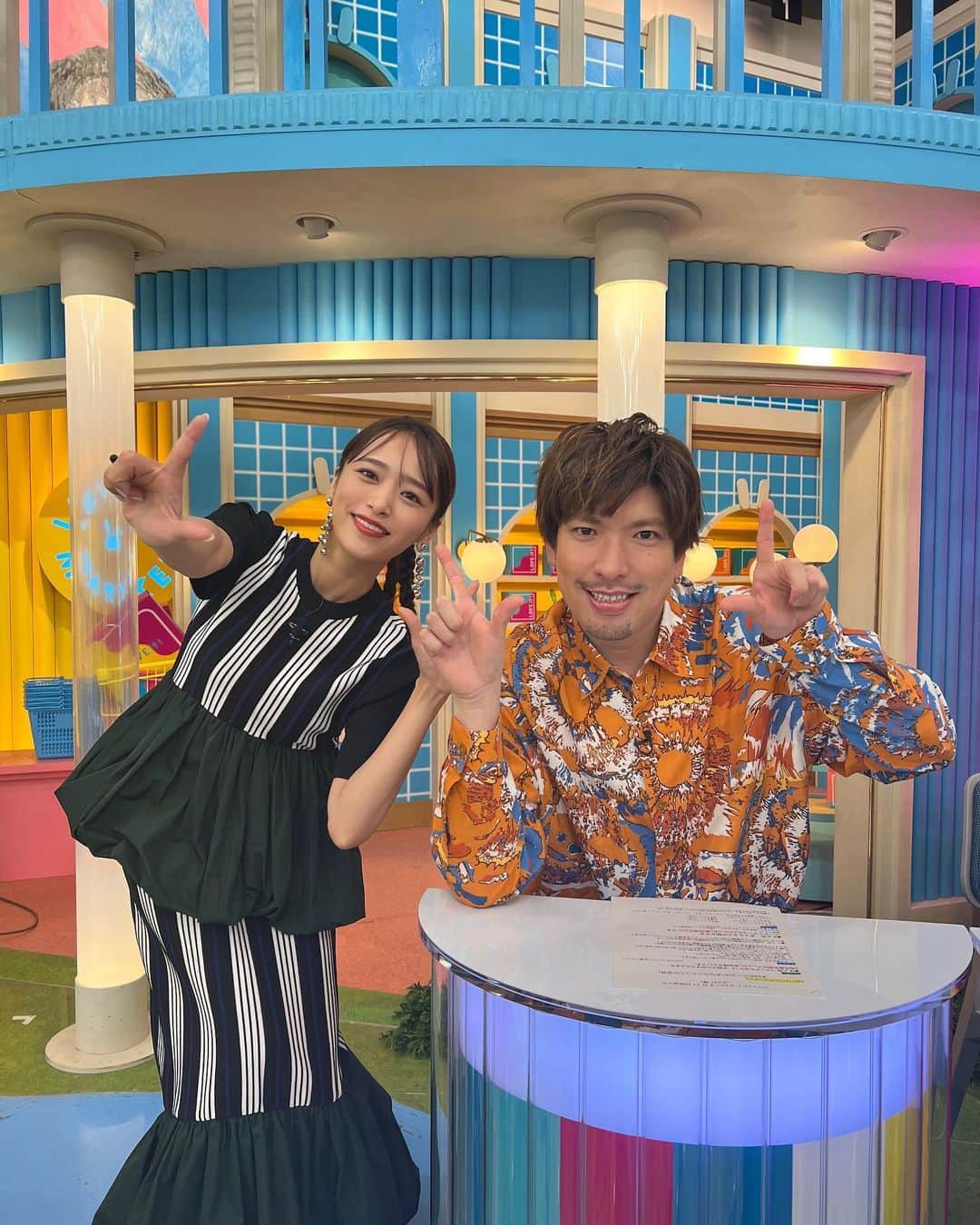 近藤千尋のインスタグラム：「ちぴちゃんりんちゃん✌️笑 美意識高いお兄ちゃん✌️🩵  今週と先週のラヴィット🩷🩷 色んなゲームしたりわちゃわちゃ THE金曜日！って感じで楽しすぎた☺️  電気ビリビリ椅子、今週は いつもより強い気がしたよ🫨笑💦 きょんちゃんが隣で楽しかった☺️笑  きつねさん🦊の ペアーズも神回！笑  今週は、旅行もあったから あっという間に1週間終わったなぁ❣️  ４／１４ one-piece @baumundpferdgarten pierce @magnolia_tokyo shoes @dianashoespress  ４／２１ tops,skirt  @un3d_official pierce @blueta1handmade shoes @sergiorossi」