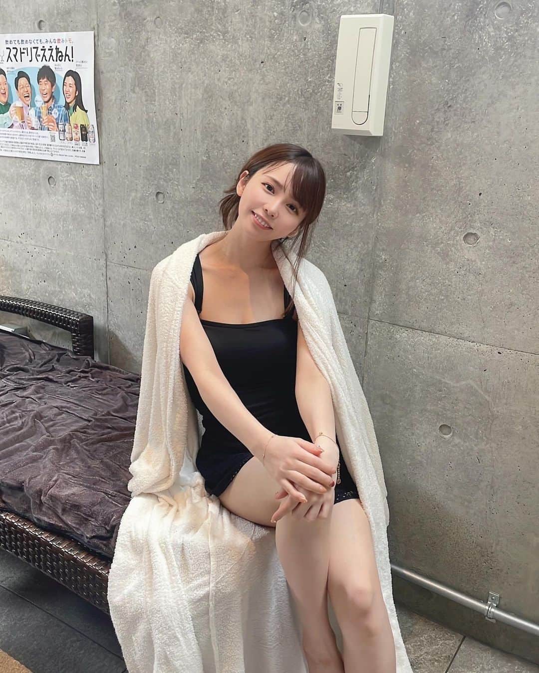 西村歩乃果のインスタグラム：「夏に向けてメンズミュゼさんがモテ男になれるとっておきのキャンペーンを用意してくれました🥳 男性フォロワーさん限定でお得に通えるからみんなこの機会に行ってみてね！  脱毛したら見た目も爽やかになれるし、肌トラブルの悩みも無くなると思うからおすすめ！ 私はツルツル肌の男の人好きです🥺  メンズミュゼあと3日しかない限定キャンペーン🌸 ーーーーーーーーーーーーー ・ヒゲ脱毛×2回 ・選び放題の全身脱毛！  普通に受けると17万円以上の内容が ↓↓↓↓↓ 追加料金なしの 50円だけで受けられる🥳 ーーーーーーーーーーーーー 明後日4/23(日)までに私のハイライト( @honoka.n28 )の限定リンクから無料カウンセリングを予約すれば50円！  あとから他コース予約しなきゃいけないとかは無くて、50円のキャンペーンだけで通える！ これ通って毎日のヒゲ剃り楽になってほしい🥺  フォロワーさん限定でネットで調べても出てこないから ハイライトの限定リンクから予約してみてね！  #美容#スキンケア#垢抜け#アイドル#sponsored」