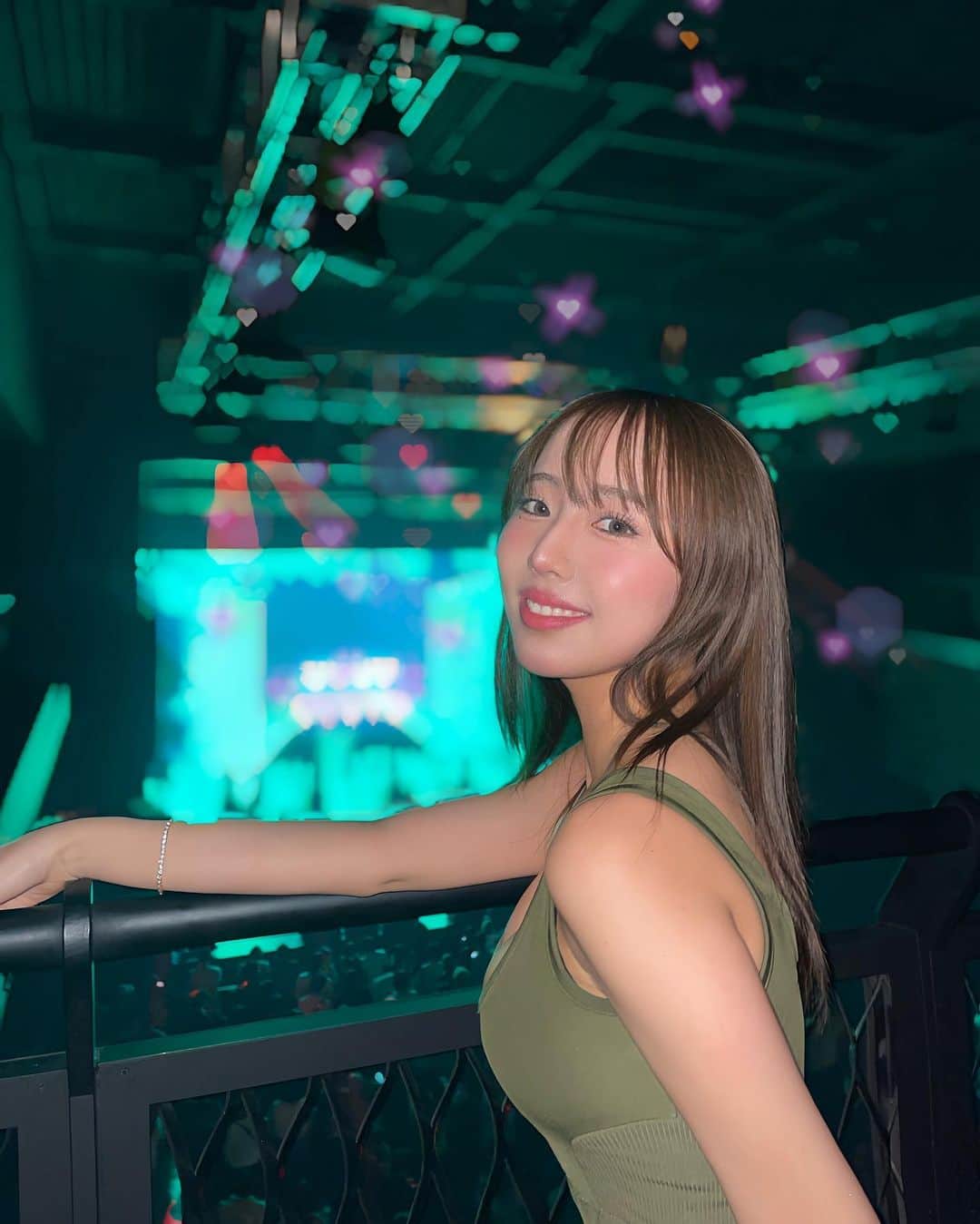 川谷花音のインスタグラム：「ちょっと嬉しいお話  21って不思議な数字らしいの  例えば、トレーニングとかお勉強とか 新たに初めたい事を 21日間継続出来れば 無意識の行動になり 習慣化となるんだって  そんな今日は4月21日なの  実は4月1日から 体のトレーニングを始めたの  な！ん！と！毎日頑張れてるの って事は習慣化したんだ〜！ちょっと嬉しい💛」