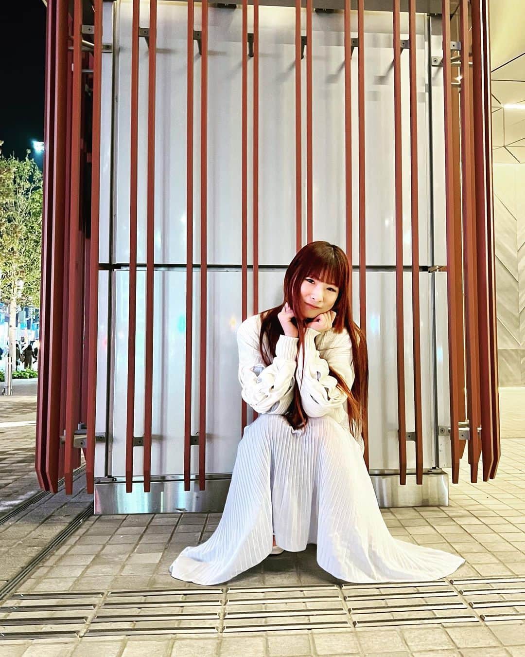 のインスタグラム：「中は人多くて外のエントランスにいい所見つけた  #歌舞伎町タワー #photoshoot」