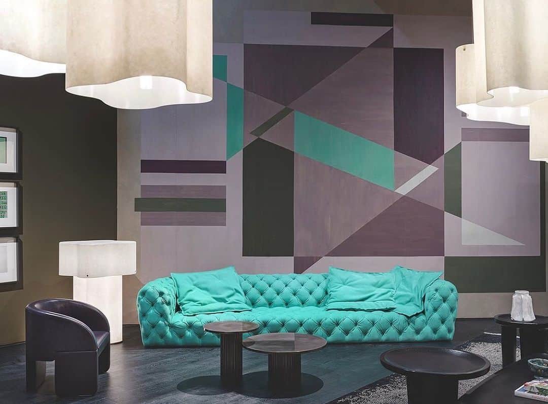 のインスタグラム：「Milano Salone 2023  【 Baxter Tokyo 】 東京都港区南青山4-18-16 フォレストヒルズ WESTWING B1F Tel：03-5413-8913　Mail：info@omobito.jp Store : 11:00～18:00 (※水曜日のみ事前予約制)  . . .  #baxtercinema #baxtermadeinitaly #baxter #baxterjapan #baxtertokyo #leather #interior #interiordesign #interiorstyling #furniture #lifestyle #バクスター #バクスタージャパン #バクスター東京 #イタリア家具 #インテリア #インテリアデザイン #レイアウト #ライフスタイル #家具 #照明 #ソファ #チェア #テーブル #ベッド #リビング #レザー #ヌバック #表参道 #南青山」