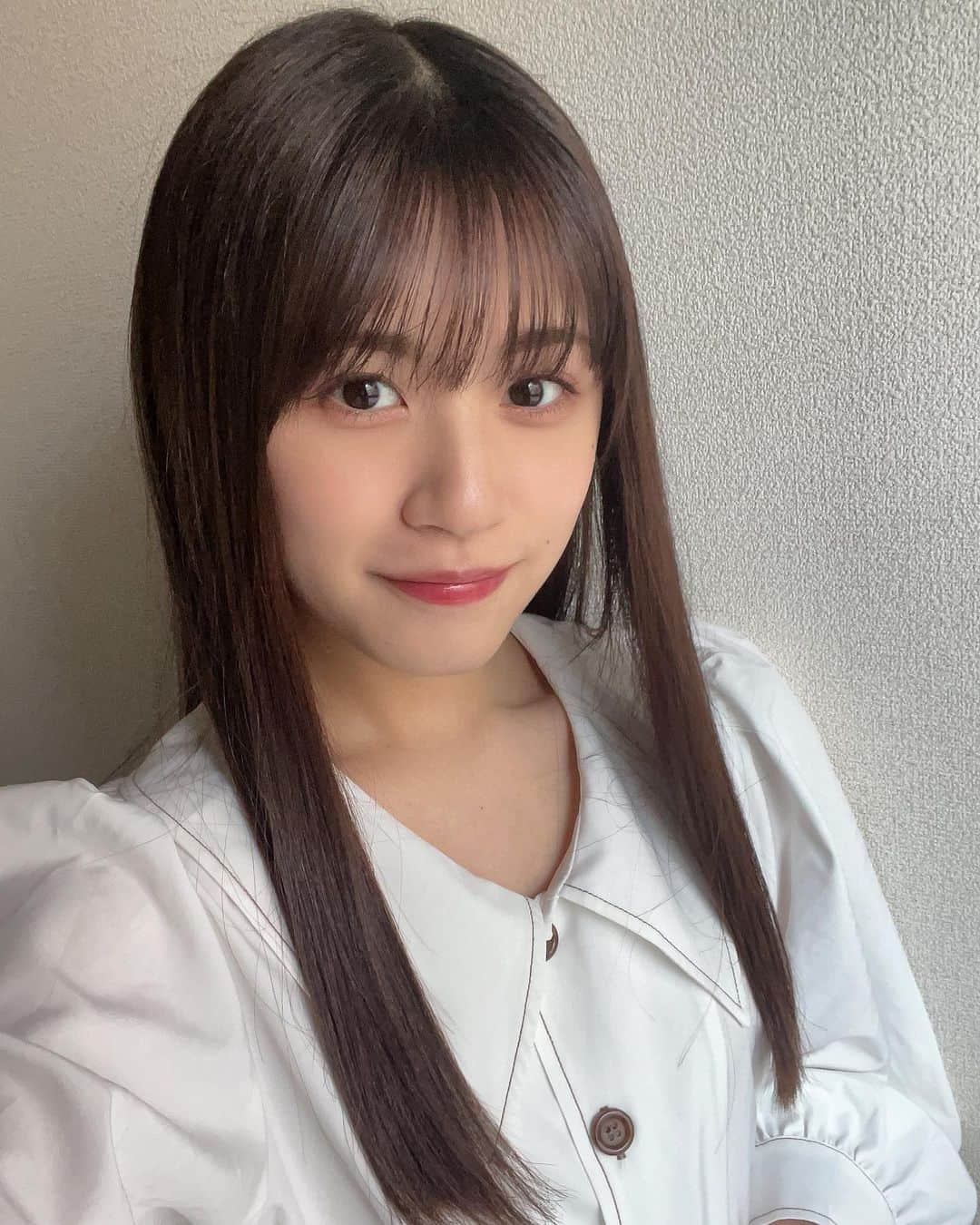 中川美音のインスタグラム：「♪  ポカポカ日和  どんな髪色にしてほしいか DMください 画像があれば良きです。 派手髪はちょっと無理です  参考にするだけなので 結局は中川の気分」