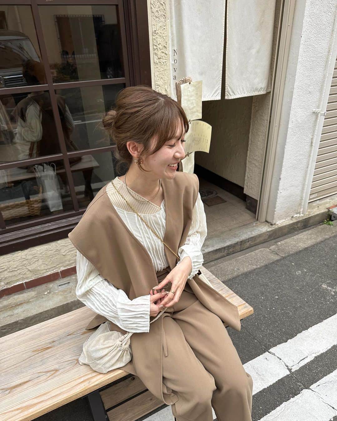 蓮音さんのインスタグラム写真 - (蓮音Instagram)「明日はいよいよ大阪展示会だ〜🤟🏻この日は新作のセットアップ来てお気に入りのカフェ行ってベリハピでした🤟🏻 ㅤㅤㅤㅤㅤㅤㅤㅤㅤㅤㅤㅤㅤ 明日から二日間、みなさんお待ちしてますっ ㅤㅤㅤㅤㅤㅤㅤㅤㅤㅤㅤㅤㅤ tops @mecherie__ （カムス） vest, pants, inner @eaphi__official （カムス） ㅤㅤㅤㅤㅤㅤㅤㅤㅤㅤㅤㅤㅤ #ハイテンション女です #21時からインライあるよ」4月21日 19時34分 - 09hasu