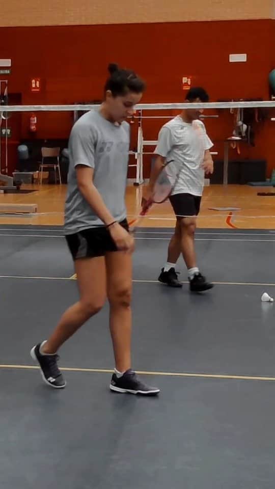 キャロリーナ・マリンのインスタグラム：「Let's fly! 🏸  #badminton #olympics #sports #athlete #badmintonplayer #training #sport」