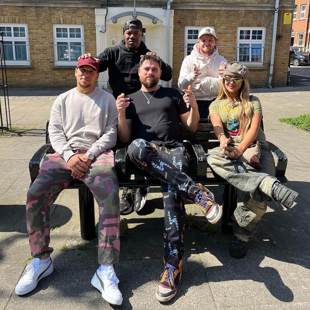 ルディメンタルのインスタグラム：「Dancing is Healing with @charlotteplankmusic and @vibechemistrydnb is OUT NOW 🪩❤️‍🔥 Massive love to everyone who’s vibing with the track already, we hope you love this one as much as we do!   Big up @dannyhowarddj for making it tonight’s Hottest Record and @bbcradio1 for making it Tune of The Weekend. Listen in from 6pm tonight to Radio 1’s Dance Party to hear us live on-air 🚀」