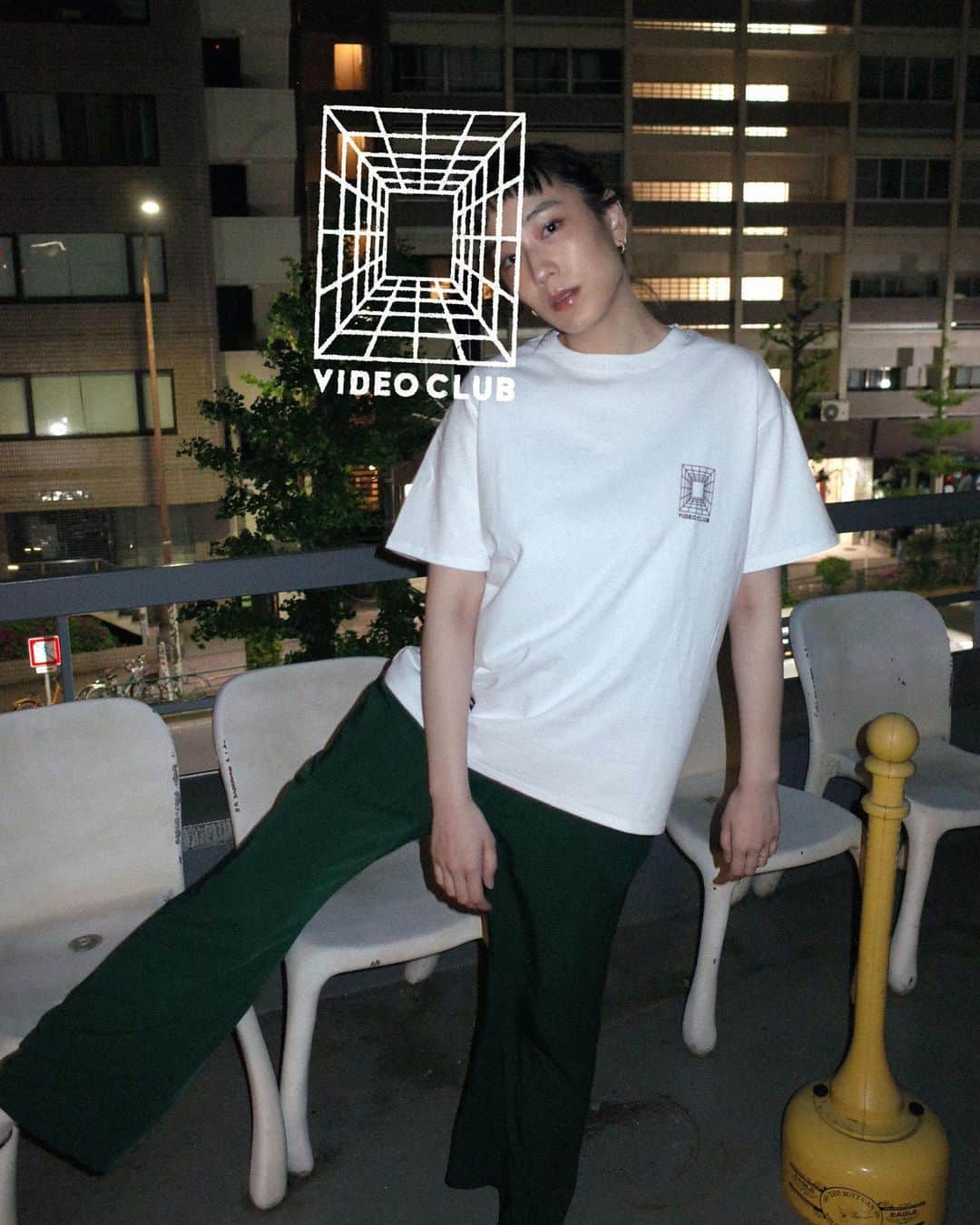 田中裕介のインスタグラム：「I Need You Baby ”VIDEO CLUB S/S TEE" Type C Now On Sale!!!  - - - - - - - - - - - - - - - - - - - -  @sallytnk wears size S (173cm) @tnkusk  wears size M (170cm)  @freaksstore_official  @daytona_park  @mitershinichi  @tnkusk」