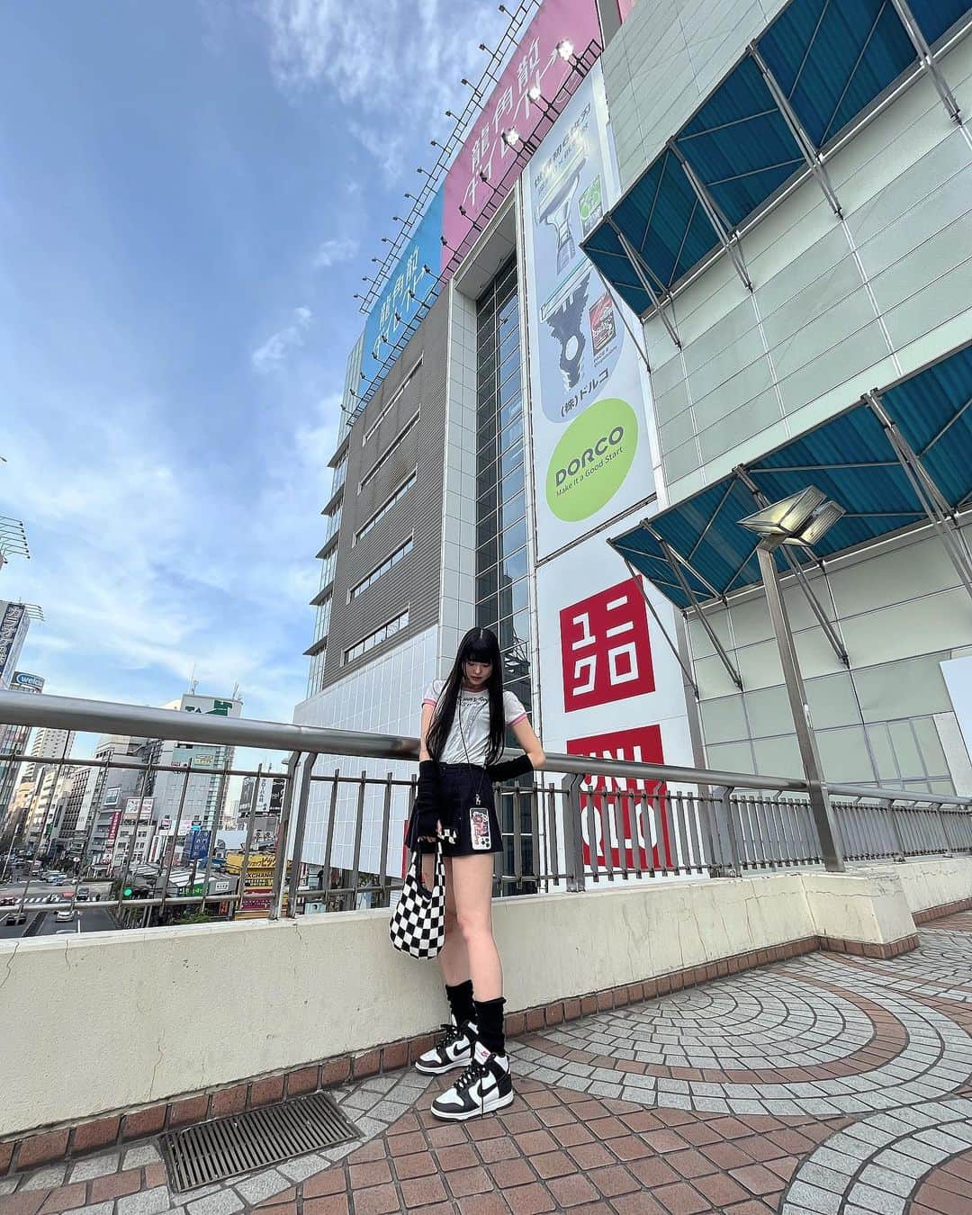 のインスタグラム：「最近あったかいね🧤☀️ Tops @sly_official  Skirt @jouetie_official  Shoes @nike  Bag @sly_official  Socks @xgirljp」