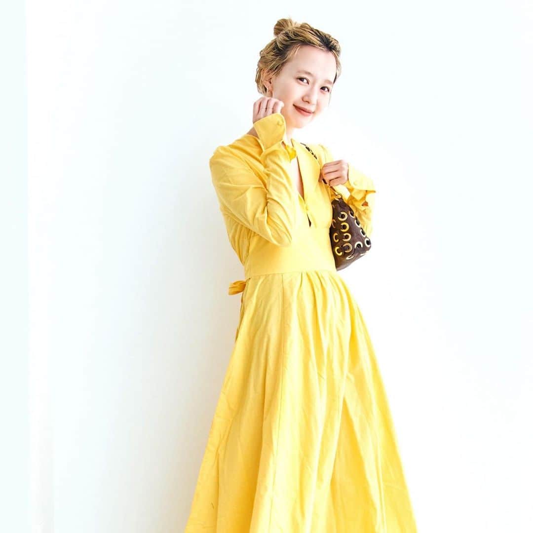 merのインスタグラム：「近頃一気に暑くなってきましたね🌞  今回は、merモデルたちの春ワンピコーデをご紹介🙌🏻  やっと1枚でも着られる季節到来！ マンネリしがちなワンピースも小物で印象を変えられます♩  モデルの着こなしをぜひ参考にしてみてくださいね🧡  コーデの詳細はmer webへ𖠶𖠶  #mer #merweb #三戸なつめ #柴田紗希 #村濱遥 #春コーデ #春服コーデ #春ワンピ #ワンピースコーデ #fashionstyle #coordinate」