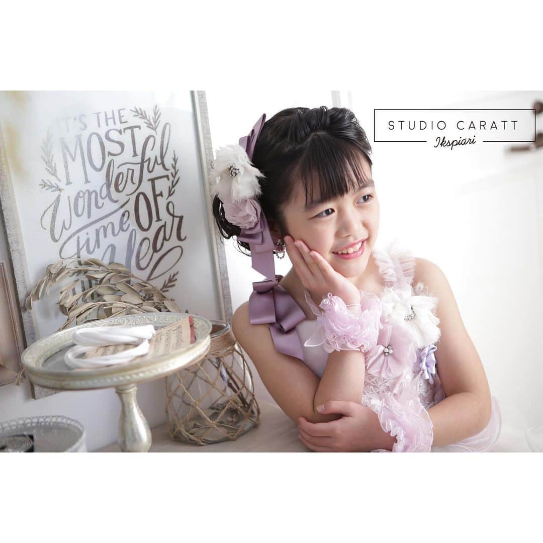 スタジオキャラット イクスピアリ店のインスタグラム：「♫ 753 photo ♫  ………………………  ☞ データをたくさん残したい ☞ アルバムを作りたい ☞ お部屋に飾りたい  などなど様々なご希望に合わせて、 最適なプランをご案内いたします♪  ………………………  ＊ご予約お待ちしてます＊  ………………………  #スタジオキャラット #スタジオキャラットイクスピアリ店 #studiocaratt #イクスピアリ #浦安 #舞浜 #着物 #着付け #ヘアアレンジ #メイク #フォトスタジオ #写真館 #photo #photostudio #写真 #家族 #ドレス#七五三 #後撮り #前撮り #753 #お誕生日#バースデー#七五三おめでとう」