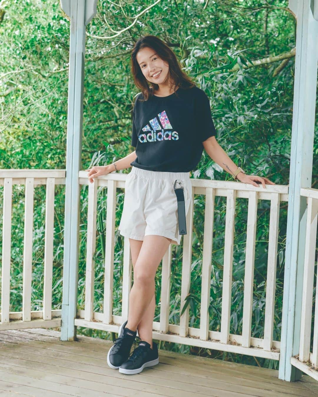 ADIDASTOKYOさんのインスタグラム写真 - (ADIDASTOKYOInstagram)「夏をはじめる、一枚を。 2023年最新Tシャツコレクション。 カラフルなグラフィックやシンプルでクールなロゴTなど、バリエーション豊かなラインナップが勢ぞろい😎 お気に入りの1枚を見つけて夏を楽しもう🌞🕶  #adidasSportswear    Link in bio」4月21日 12時00分 - adidastokyo