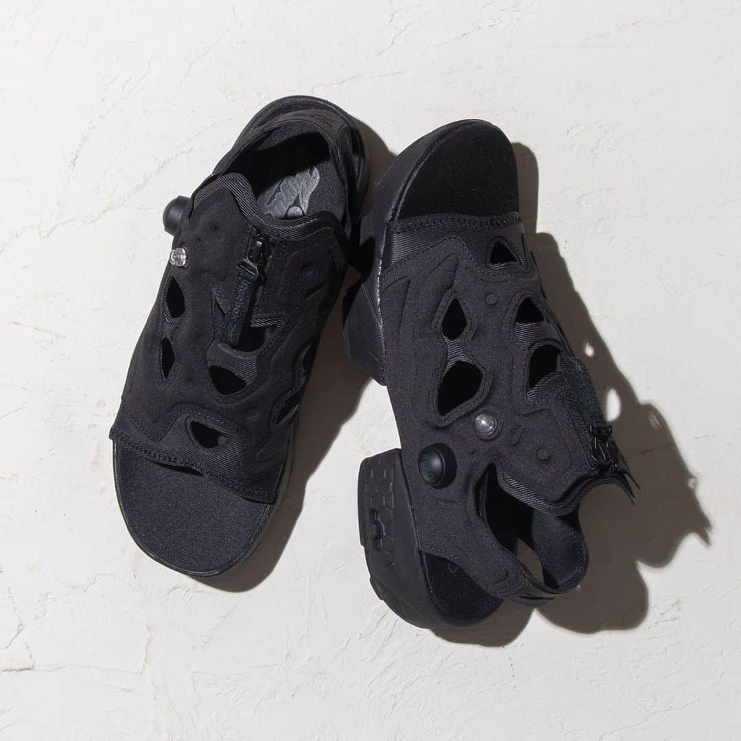 ABC-MART Grand Stageさんのインスタグラム写真 - (ABC-MART Grand StageInstagram)「・ <4/21(FRI) Release>  Reebok INSTAPUMP FURY SANDAL ZIP ￥17,600  リーボックを代表する名作『インスタポンプフューリー』をベースとしたウィメンズ向けサンダル。 多くのリクエストを受けて今作はアッパー履き口部分にジッパーを採用し、着脱時の利便性が大幅アップ。アッパーにはエアリーなテキスタイルを使用し軽量で快適。 もちろんポンプ機能搭載によりフィット感の調節が可能。  #abcmart #abcマート #abcgs #abcmartgrandstage #Reebok #リーボック #instapumpfury #instapumpfurysandalzip #インスタポンプフューリーサンダル #厚底 #厚底サンダル」4月21日 12時02分 - abcmart_grandstage