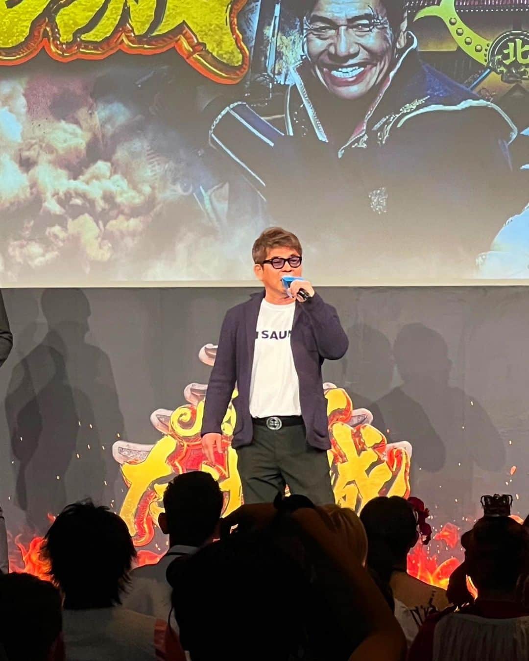 乾雅人のインスタグラム：「昨日、恵比寿ガーデンプレイスにてAmazon Prime video「風雲！たけし城」ワールドプレミア。出場者、海外プレスに向けた第1話試写 オープニングアクトに米Amazonスタジオ副社長と私、登壇させていただきました。 昨夜0時から1〜4話、配信開始しました。 高校時代に「世界で一番有名な日本の番組を作りたい」と夢に描きました。 SASUKEに続いて、世界で爆発的な人気を誇る「たけし城」のリブートを演出させていただき、夢がまた叶いました。 本当に光栄なことです。 この機会を与えていただいたこと、心から感謝を申し上げます。」