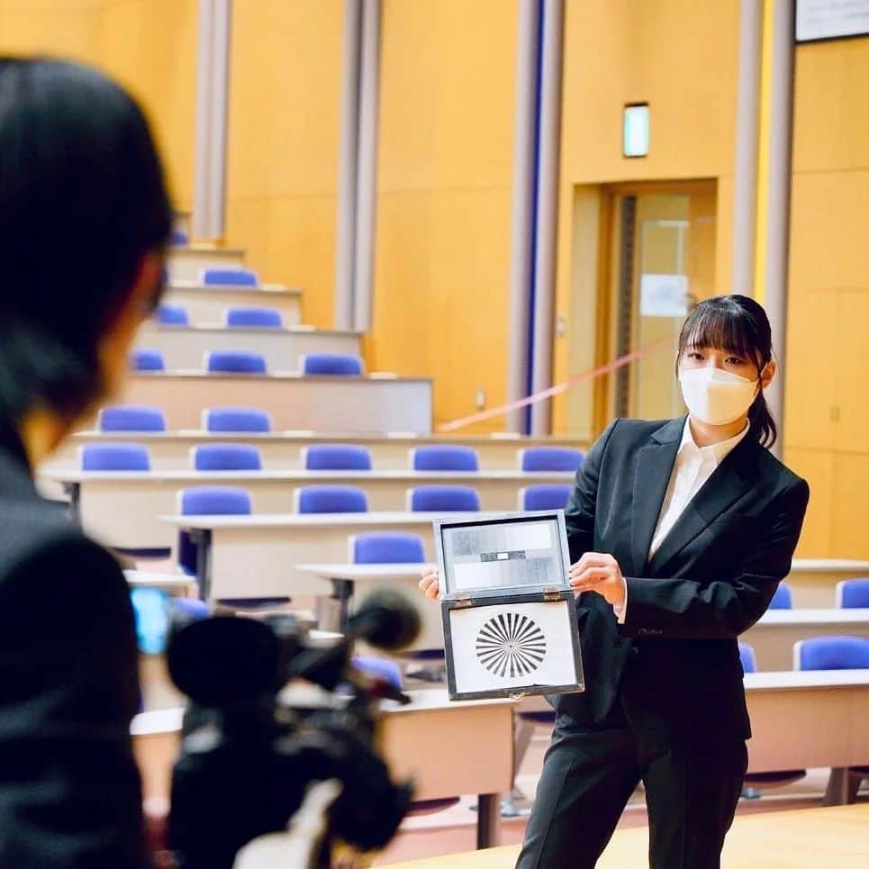 日本工学院さんのインスタグラム写真 - (日本工学院Instagram)「放送芸術科の学生が実習に取り組んでいる様子❗🎥 . . 「#日本工学院」をチェック！！ 学生が投稿したリアルな日常風景を見ることができますよ！ . . #nihonkogakuin #専門学校 #日本工学院八王子専門学校 #日本工学院専門学校 #教職員投稿写真 #放送芸術科 #若きつくりびと #映像作品 #映像クリエイター #映像作家 #映像編集 #映像演出 #映画 #動画 #動画制作 #番組 #番組制作 #撮影 #カメラ撮影  #カメラマン男子 #カメラマン女子」4月21日 12時06分 - nihonkogakuin