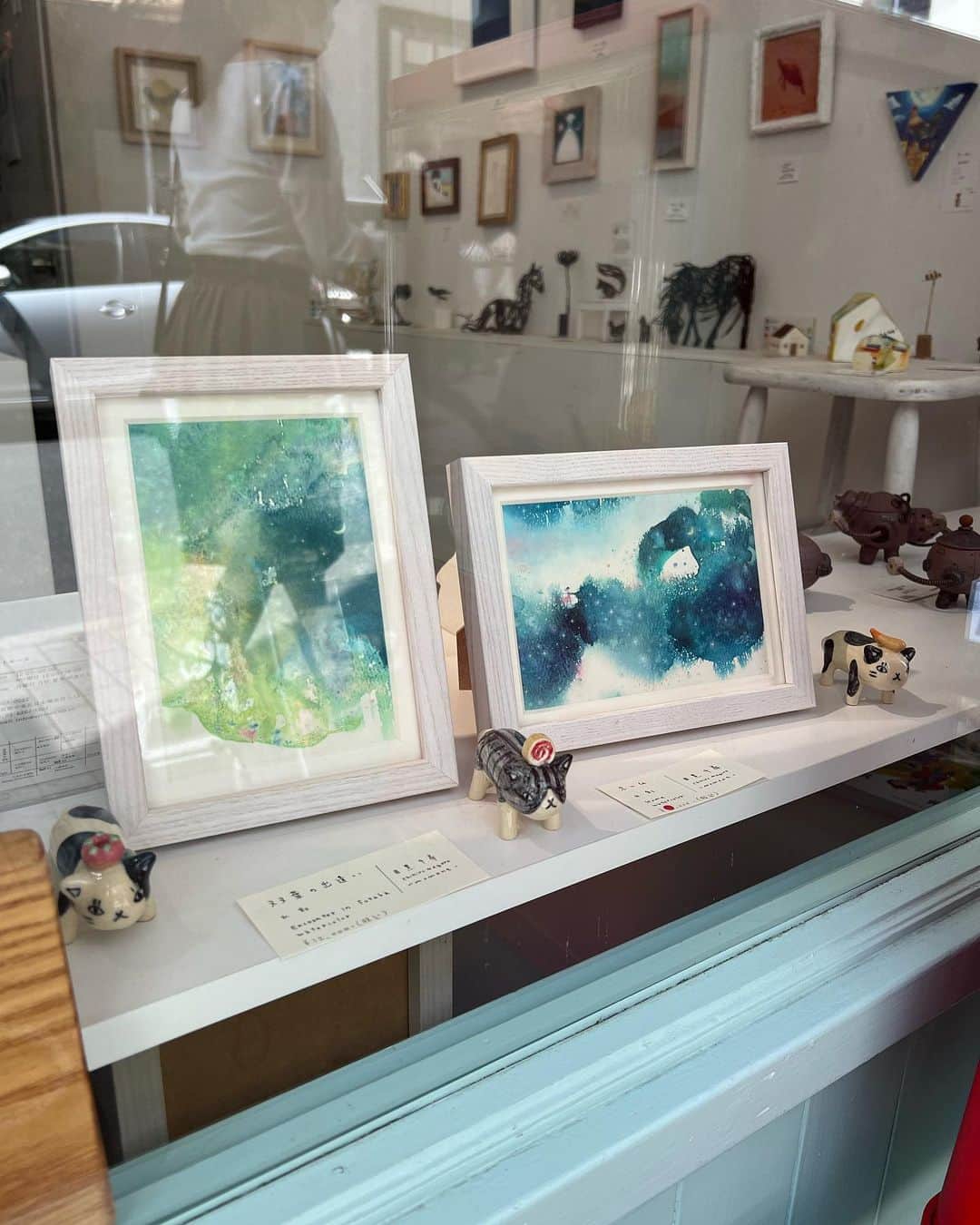 Art Mall（アートモール）さんのインスタグラム写真 - (Art Mall（アートモール）Instagram)「幸福の風が吹くアートモールでお待ちしています🍀  This week's exhibition. Chihiro Meguro solo exhibition 2023.4.18 tue. -4.28 fri. artist : MEGURO Chihiro <Watercolor painter> tue-sat 12pm-8pm  (sun 12pm-5pm)  目黒千尋 個展 −ツキトタイヨウ− 「今日のいろ 心のもよう」 2023年4月18日(火)～4月28日(金) 12:00～20:00（最終日は17:00まで）  #目黒千尋 #めぐろちひろ #ChihiroMeguro #水彩画 #月の絵 #風景画 #郷愁を誘う絵 #空の絵 #夕日の絵 #滲み絵 #アートのある暮らし #アート購入 #インテリアアート #現代アート #日本橋 #三越前 #アートモール #artmall #アートショップ #artshop https://www.artmall.tokyo/」4月21日 12時14分 - artmall_tokyo