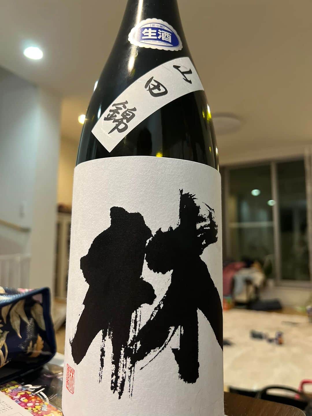 naoのインスタグラム：「この前の富山旅で出会ったとても美味しい日本酒。 富山湾の海の幸との相性は抜群でした。 都内では中々見ないです。」