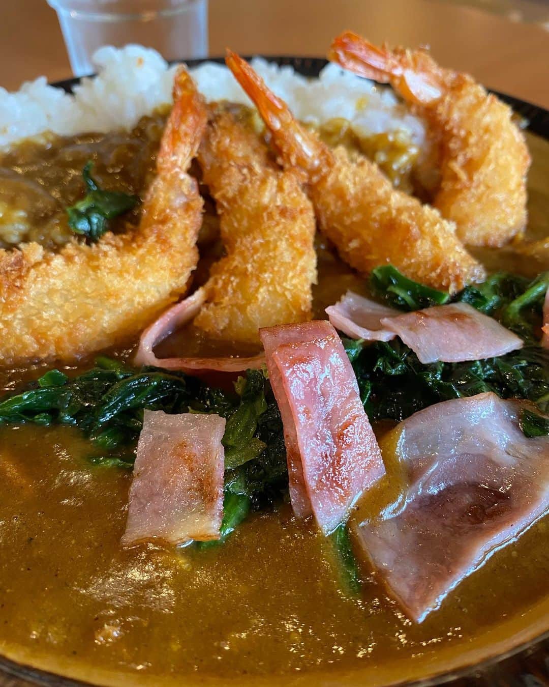 野本かりあのインスタグラム：「カレー屋さん激戦区、松江に 新たなカレー屋さんが。 プレオープンにお邪魔して 食べて来ました🍛 手の込んだ欧風カレーと具も美味しかった❣️古民家もお洒落😻 カレーバルboccaさん、24日オープン。 東津田町491-1 #松江市」