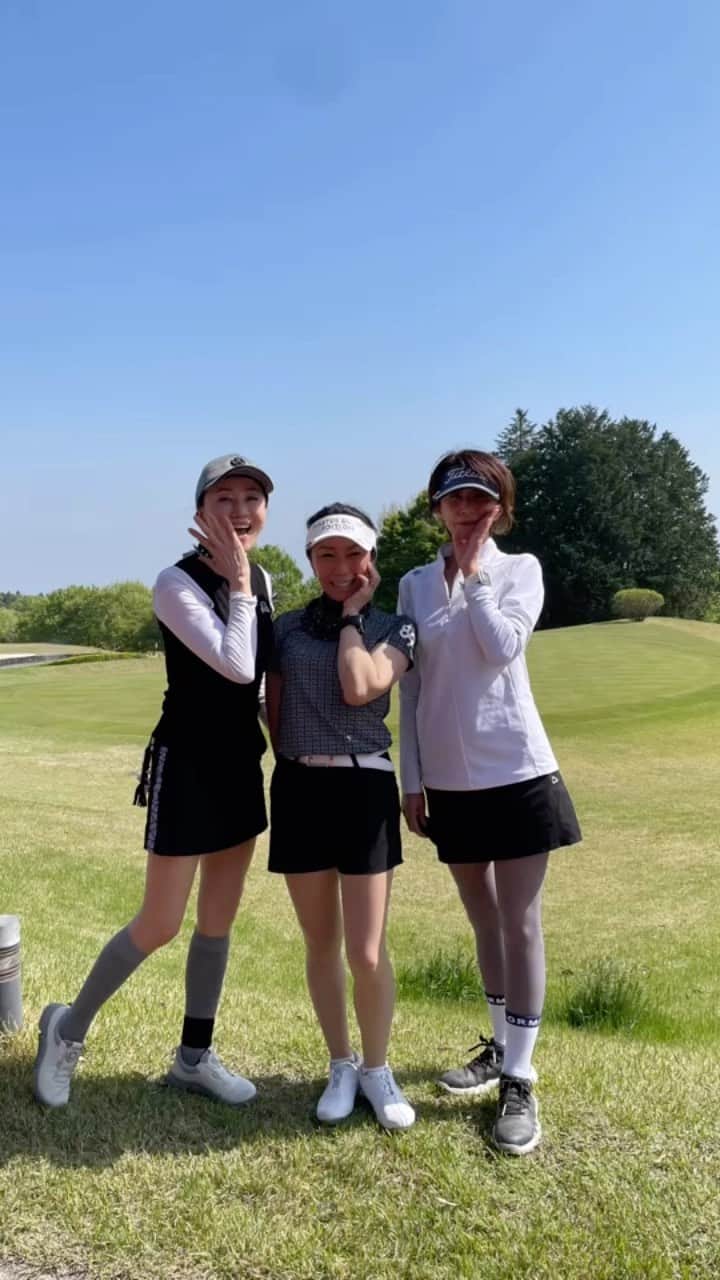 坂村かおるのインスタグラム：「ローランドゴルフ倶楽部⛳️ ・ 今日は貸切⁉️私達、1組しか居なかったので貸切状態💦 ・ 何とも贅沢な、そしてゆったりとゴルフが出来ました🏌️‍♀️ ・ せっかくなので沢山打ってきました😓 ・ ゴルフも美意識も高いお友達との、ゴルフは楽しい💕 ・ ゴルフも頑張りたい！でも日焼けしたくない！綺麗でいたい！そんな思いを分かち合いながら、とても楽しいひと時でした😘 ・ ・ また、是非誘ってくださいね💕 ・ ・  いつも「いいね！」を頂きありがとうございます！ 皆さんのコメントに元気を貰っています😊 #クィーンオブ美魔女 #team美魔女 #美ST #坂村かおる #トータルビューティーアドバイザー #美しく老いる #バランス #美容 #コスメ #ファッション #今日のコーデ #トータルバランス #お洒落な人と繋がりたい #コスメ好きな人と繋がりたい #美意識高い人と繋がりたい #美魔女 #美魔女が変わる #アップデートしてる人と繋がりたい #自分らしくアップデート #ゴルフ女子  #ゴルフすきな人と繋がりたい  #ゴルフとも」