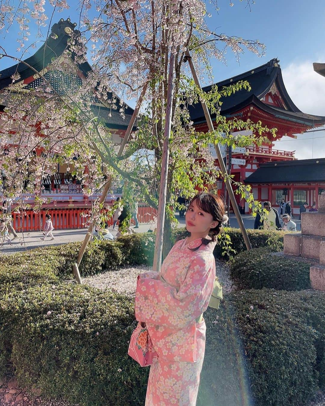 かめだなつみさんのインスタグラム写真 - (かめだなつみInstagram)「記念日旅行✈️ 2日目は京都⛩🌿  蜜璃ちゃん意識して着物👘チョイスして髪型も三つ編みにしてもらいました〜  基本食べてばっかの旅だったんだけど可愛い甘味があったのでまた別で載せます🫡 . . . #京都 #京都観光 #着物 #kyoto #followme #f4follow  #ootd #instagood  #커플티 #남친룩 #팔로우 #선팔하면맞팔 #instagood #fff #l4like #photooftheday  #love #selfie  #couplegoals #couple #couplephotography #aniversary #記念日 #2年記念日 #カップル #甘露寺蜜璃」4月21日 13時39分 - kamenatsu0614