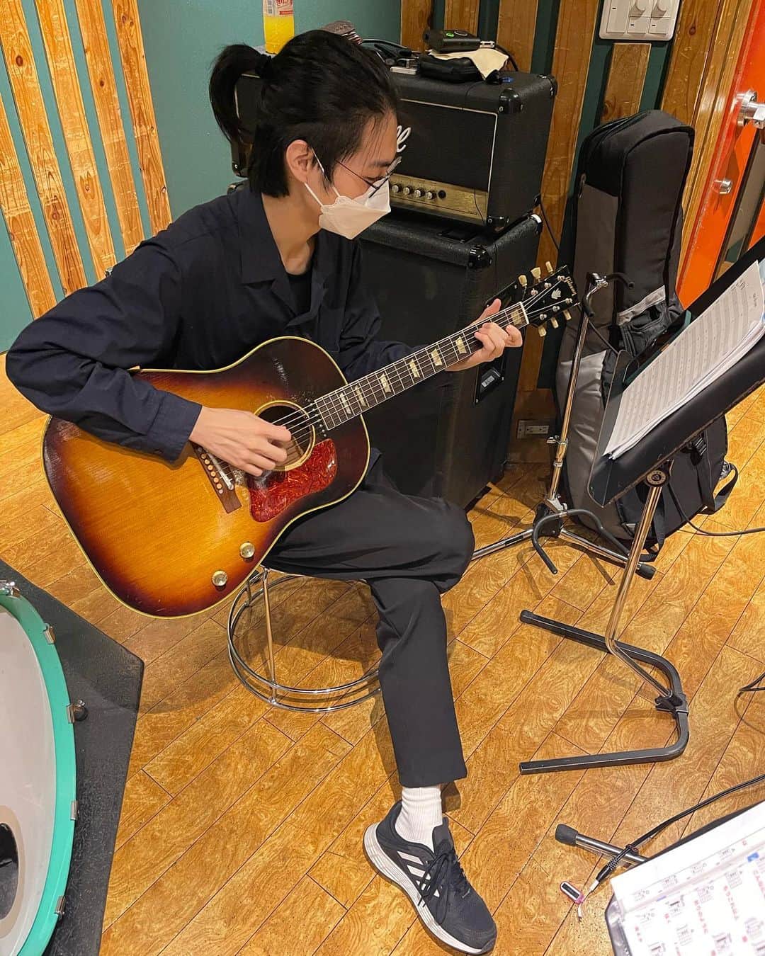 トムセン陽子さんのインスタグラム写真 - (トムセン陽子Instagram)「6/1のライブに向けて、今日から個人練スタート！  メンバーのラッキー先生に教わりながら、いい練習できました✌️  前回よりもっとパワフルに、良い音が奏でられるように、がんばります🔥  応援よろしくお願いします！  #WHITENOSE #CHAGEandASKA #リスペクトバンド #6月1日新宿SACT」4月21日 13時56分 - yokothomsen