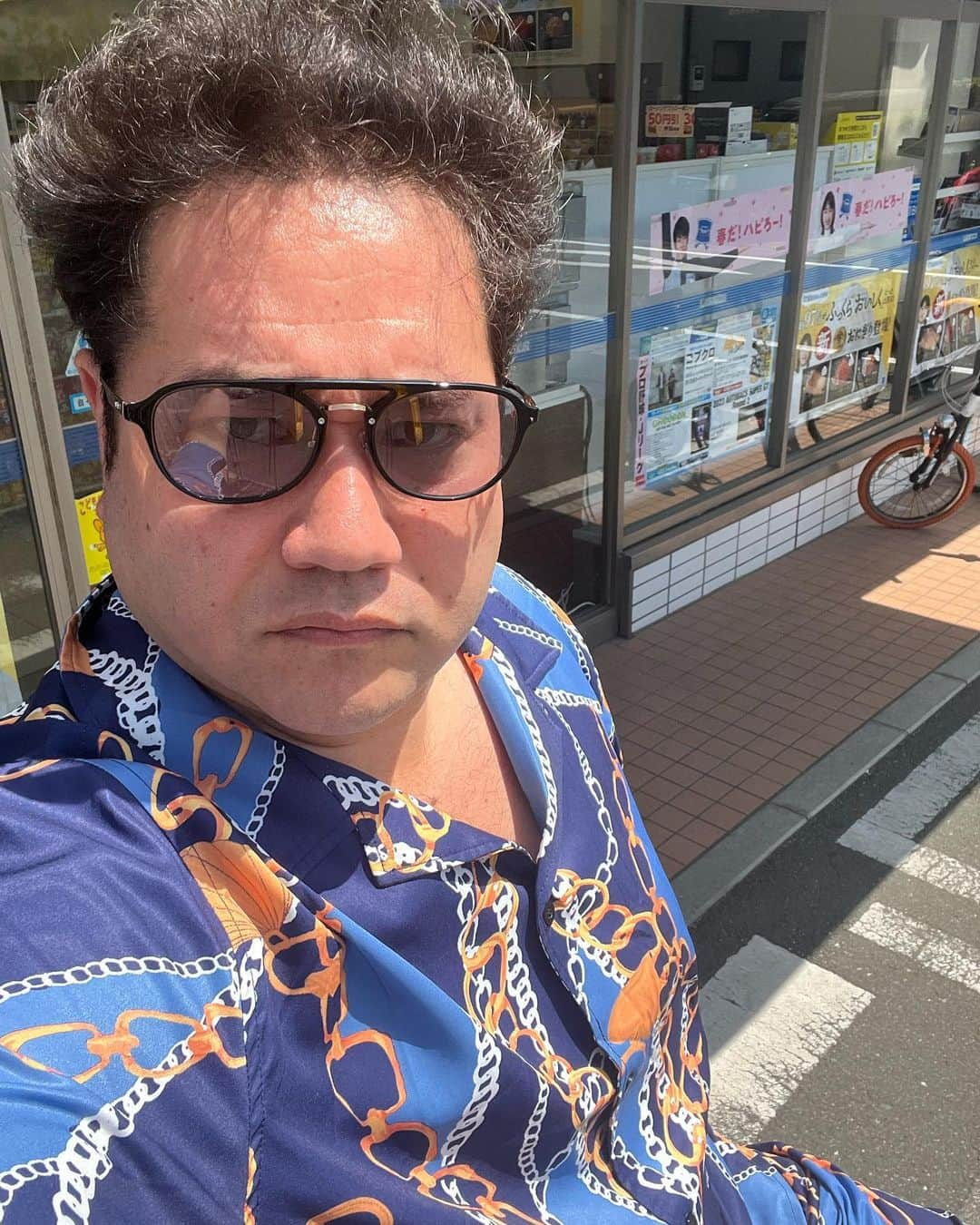 勝矢さんのインスタグラム写真 - (勝矢Instagram)「今日も撮影前にローソンでコーヒー買って出勤だぜ〜😊」4月21日 14時04分 - ajakatsuya