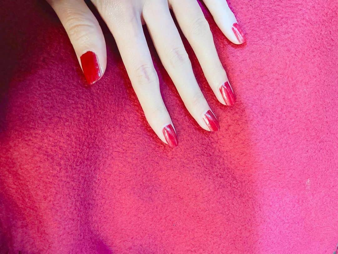 片山萌美のインスタグラム：「🍷  red」