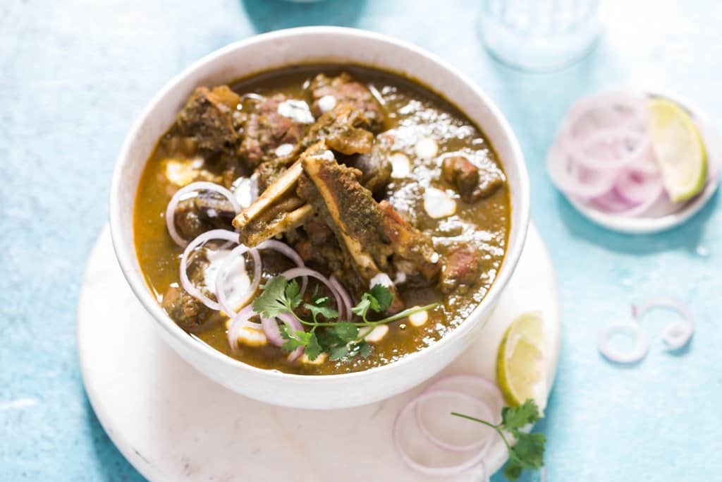 Archana's Kitchenさんのインスタグラム写真 - (Archana's KitchenInstagram)「Here are a few mutton recipes that we are sure you'll love if you are a mutton fan! What better way to enjoy the weekend? Have any of these with Naan or even ghee rice :)  Recipes in our story.  #Ramadan #ramadanrecipes #biryani #biryanirecipes #donnebiryani #biryanilove #archanaskitchen #mutton #muttonrecipes #muttoncurry」4月21日 14時30分 - archanaskitchen