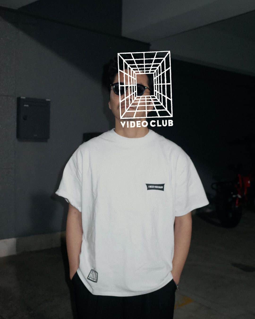田中裕介のインスタグラム：「I Need You Baby ”VIDEO CLUB S/S TEE" Type B Now On Sale!!!  - - - - - - - - - - - - - - - - - - - -  @sallytnk wears size S (173cm) @tnkusk  wears size M (170cm)  @freaksstore_official  @daytona_park  @mitershinichi  @tnkusk」