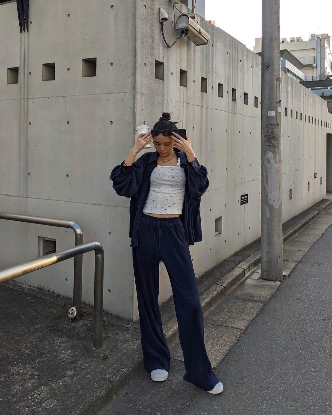 宮川由衣子さんのインスタグラム写真 - (宮川由衣子Instagram)「. らくち〜んでかる〜くて飛べそ〜な プリーツセットアップ💟 日曜日発売でございまし🤤 . #fashion #outfit #ootd #aclent」4月21日 20時34分 - yuiko_miyagawa
