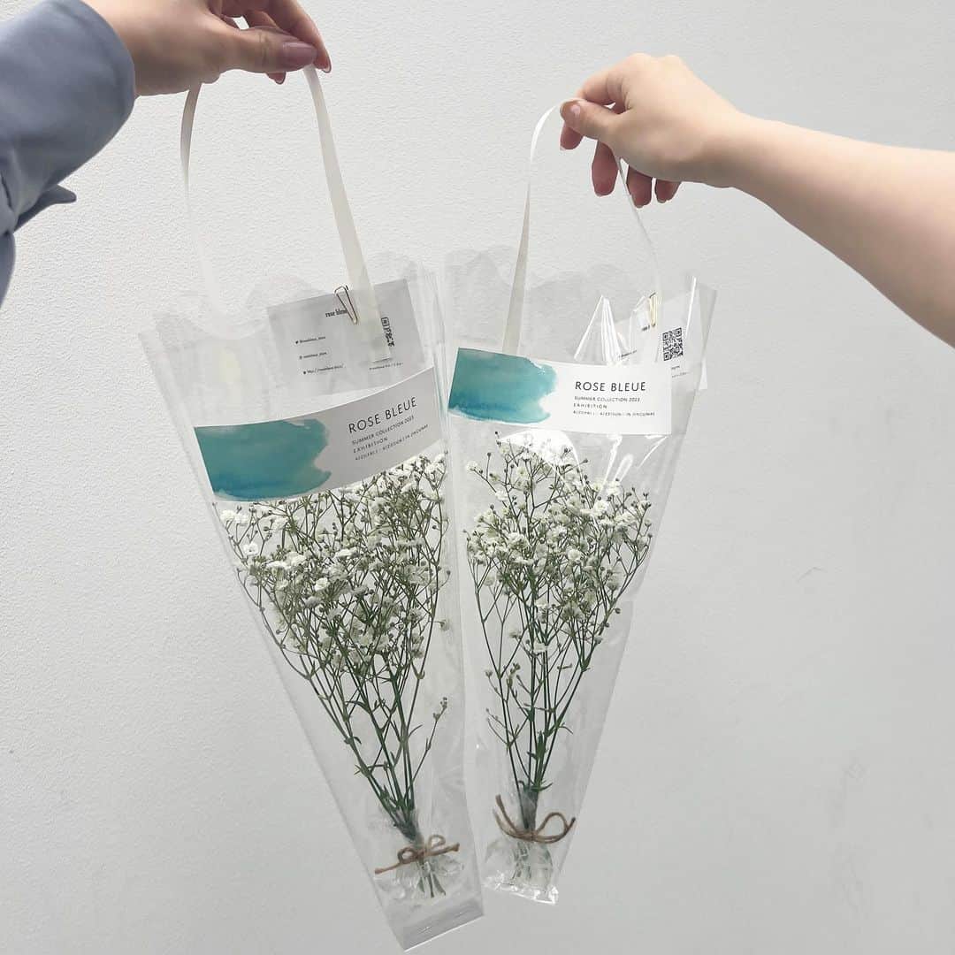 ちとせよしののインスタグラム：「頂いたお花♡  #rosebleue」