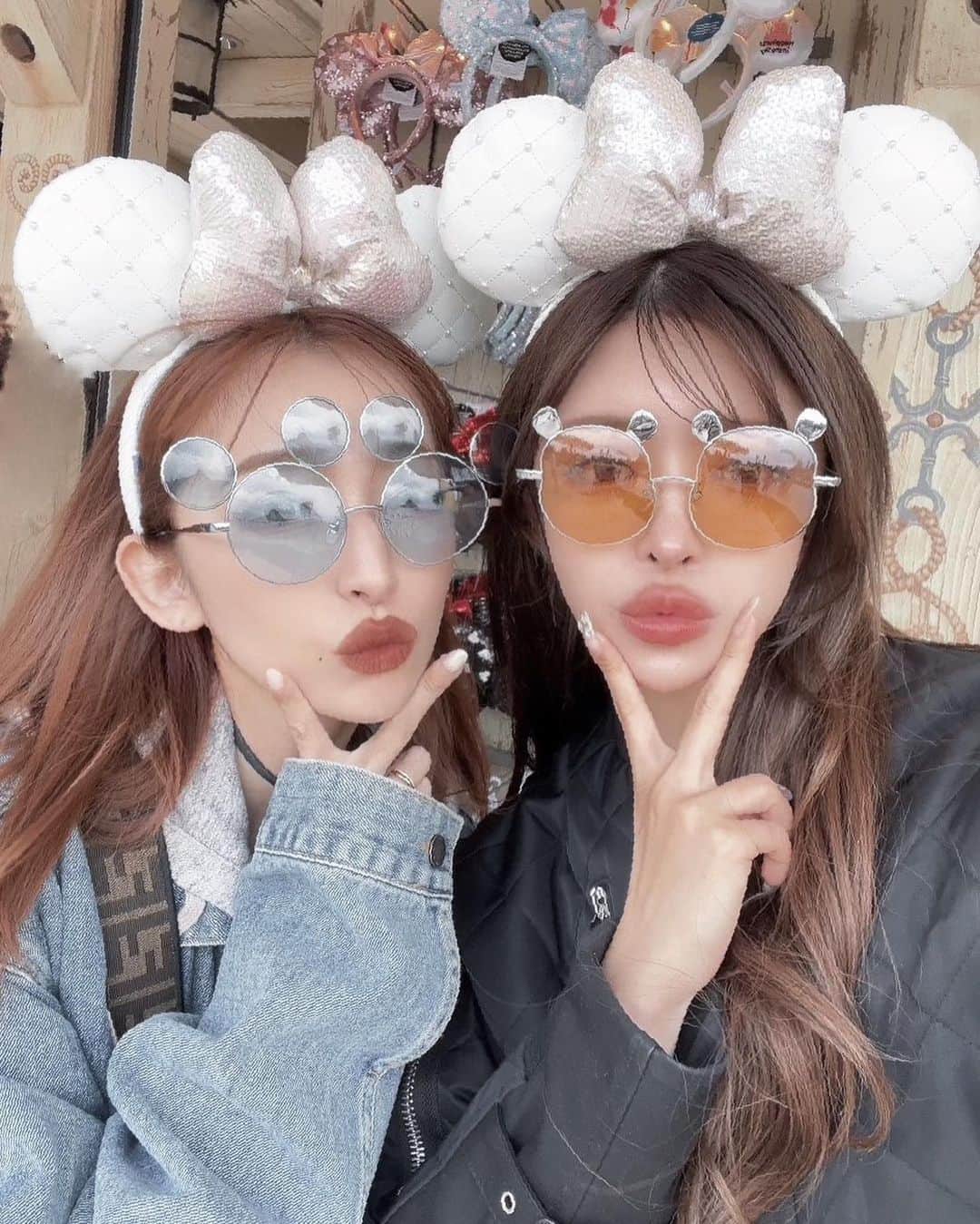 小原優花さんのインスタグラム写真 - (小原優花Instagram)「4/21✨本日はかなえちゃん @kanaxxy_0421 のお誕生日です🎉🥺💕 HAPPY BIRTHDAY👸🏼💖  早祝いで17日にディズニーシーに行ってきました！🥰🎪  しずかちゃん @mutoshizuka0204 と大親友3人揃ってのディズニーが初めてで、遊んで食べて満喫しすぎて気づいたら夜でした🤣💗🌙  かなえちゃんのお誕生日にまたひとつ皆んなで楽しい思い出が増えて嬉しいです🥹🫶🏻💓  幸せいっぱい素敵な1年になりますように🎂❤️」4月21日 15時18分 - yunkoro519
