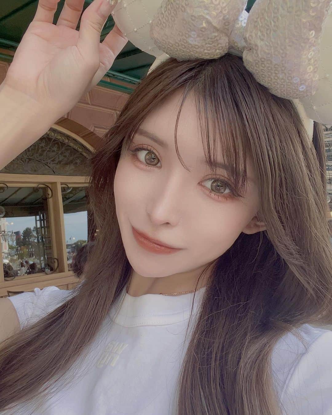 小原優花さんのインスタグラム写真 - (小原優花Instagram)「4/21✨本日はかなえちゃん @kanaxxy_0421 のお誕生日です🎉🥺💕 HAPPY BIRTHDAY👸🏼💖  早祝いで17日にディズニーシーに行ってきました！🥰🎪  しずかちゃん @mutoshizuka0204 と大親友3人揃ってのディズニーが初めてで、遊んで食べて満喫しすぎて気づいたら夜でした🤣💗🌙  かなえちゃんのお誕生日にまたひとつ皆んなで楽しい思い出が増えて嬉しいです🥹🫶🏻💓  幸せいっぱい素敵な1年になりますように🎂❤️」4月21日 15時18分 - yunkoro519