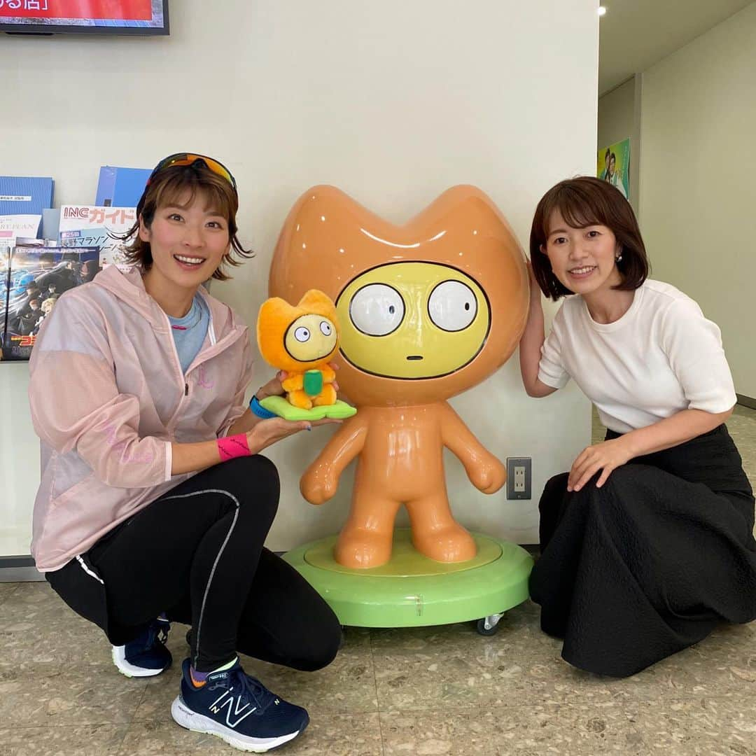 西谷綾子さんのインスタグラム写真 - (西谷綾子Instagram)「📺 🔸本日、4/21(金)18時15分〜 テレビ信州『news every.』の出演します！ 長野マラソンの魅力🏃‍♀️⛰ 小椿希美アナウンサーに インタビューしてもらいました🥰  🔸明日22(土)EXPOでお待ちしております！ 《ファイテンボディケア講習会》 @phiten_official  ①11:00～②11:45～③13:00～④15:00～ ファイテン商品を使いながらケア！ レースに役立つ内容ばかり♪  《メインステージ》 14:00～ 嶋原清子さん、木下裕美子さんとトークセッション 私はMCをします！  🔸23(日)レース当日は42.195km走ったら 着替えて最終ランナーまで応援します🥰  3日間、大好きな長野を満喫します🧡 沢山の出会い、再会を楽しみにしています！  #長野マラソン #ゲストランナー #7回目 #テレビ信州 #マイチャン」4月21日 15時19分 - ayako.nishitani