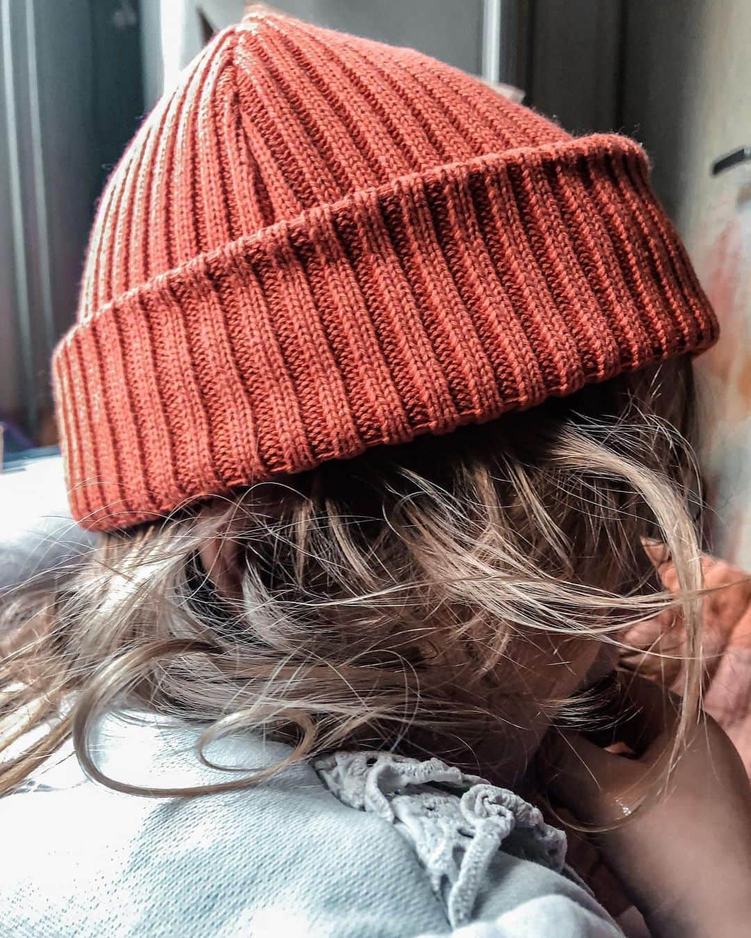 レステロッズのインスタグラム：「Cool kid wearing our chunky beanie 🕶️  #resterods #wecallittimeless #originalneverdies #beaineseason #ss23 #everydayadventures」