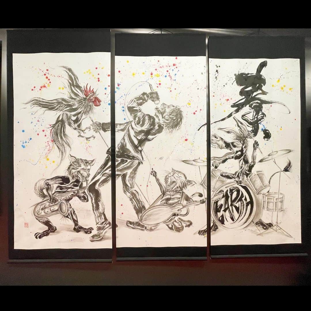 うちやえゆかさんのインスタグラム写真 - (うちやえゆかInstagram)「書道アーティスト #原愛梨 さんの 個展に行ってきました。 繊細であり迫力のある作品。 圧倒されました！  4月23日(日)まで開催されています。  #神田明神 #神田明神ISHIZUE #礎」4月21日 15時43分 - yukauchiyae