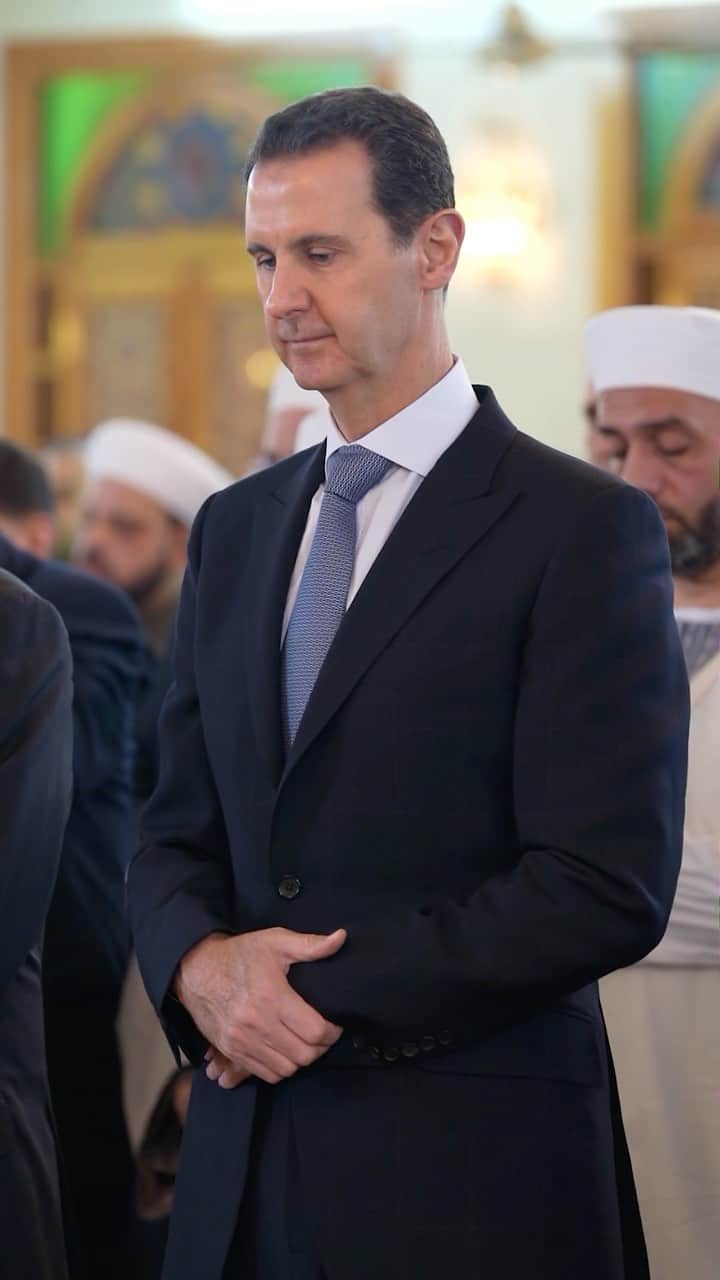 のインスタグラム：「الرئيس #بشار_الأسد يشارك المصلين أداء صلاة #عيد_الفطر」