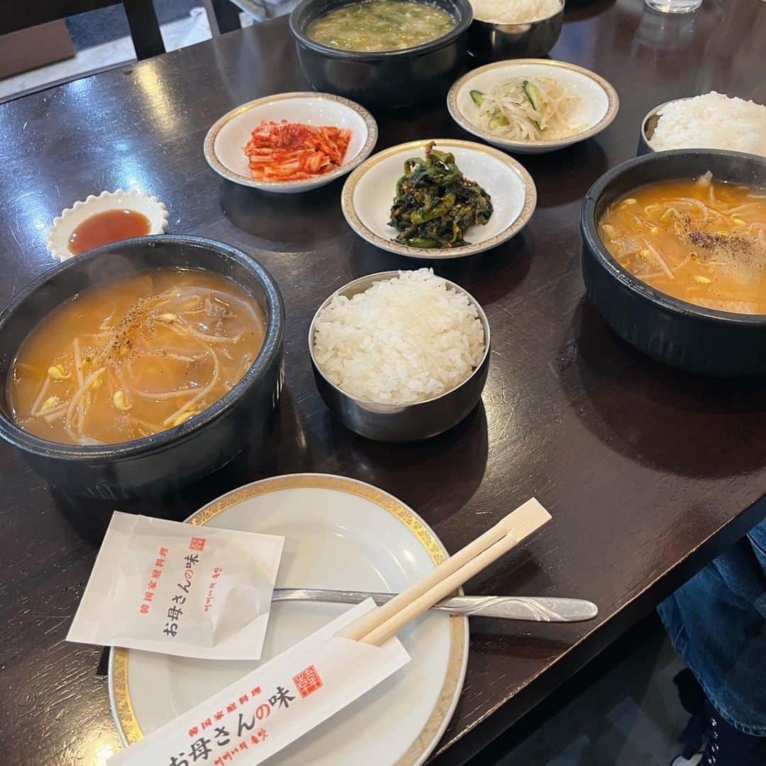 sayocoのインスタグラム：「今の所ベストオブクッパ🥢🍚 #韓国家庭料理お母さんの味 オモニたち優しかった☺️❤️ カムジャチヂミももっちもちでチンチャマシッソッソ🥔」