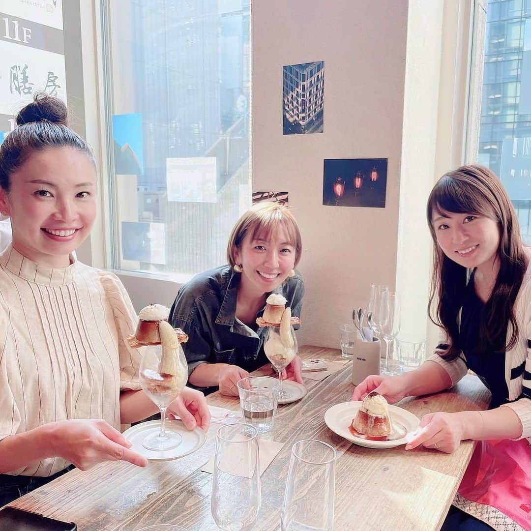 吉村民さんのインスタグラム写真 - (吉村民Instagram)「仕事帰りにパフェを食べに行きました🍰  ラジオ日本SWEET!!水木担当の棚橋麻衣ちゃんと  ラジオ日本ニュースアナの 中嶋絵美アナウンサーと♡ @emi_nakashima1223   写真を撮り忘れちゃいましたが、本当は金曜担当の 瀬名葉月ちゃんもいました☺︎ @hazu1121  @suzucafeginza のパフェは どうやって食べたらいいかわからないぐらいオシャレ。 さすが、銀座。  まいちゃんの食べ方を 横目で見ながら食べました👀  次はどこのパフェを食べに行こう？！😆  #パフェ  #銀座  #銀座カフェ」4月21日 16時19分 - yoshimuratami