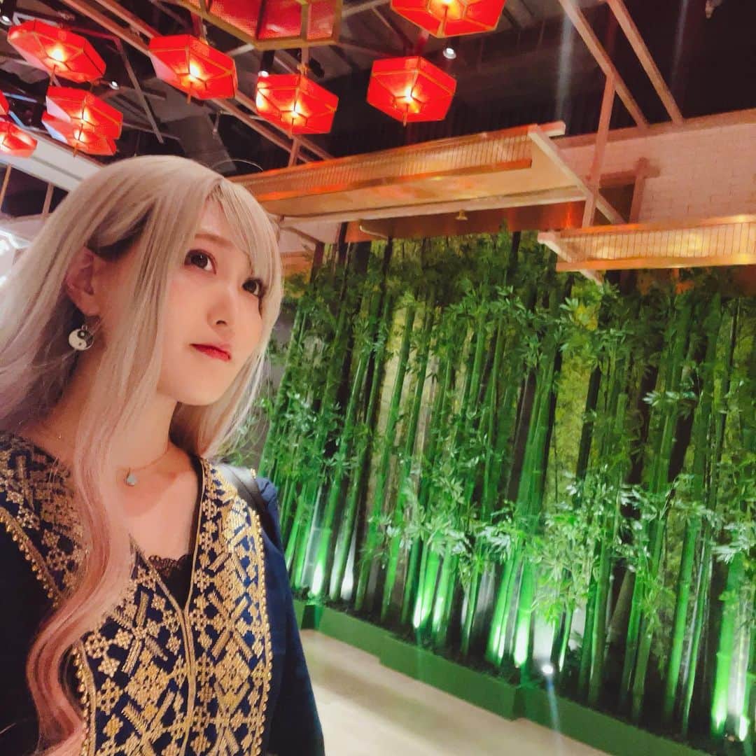 のインスタグラム：「China Town Area in Dubai Mall.  ここで何か起きるかも…🤫❤️  #dubaimall #chinatown #ドバイ #ドバイモール」