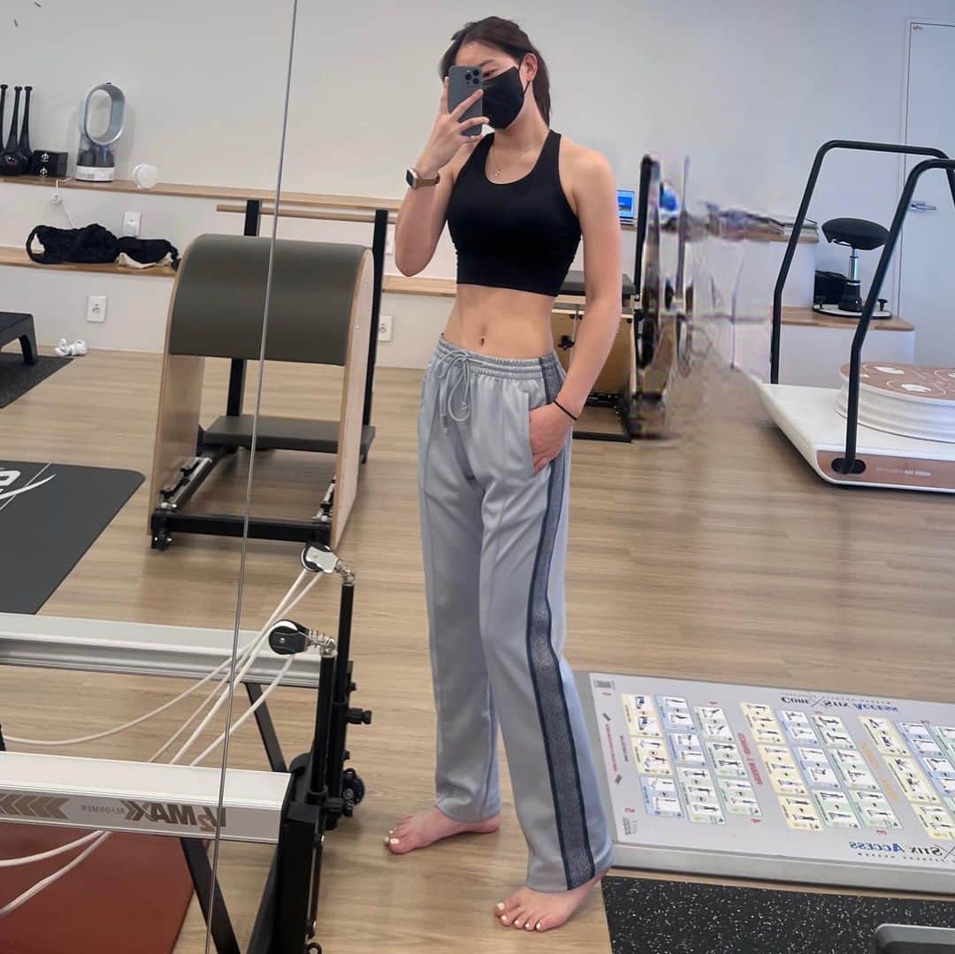キム・ウンジョンさんのインスタグラム写真 - (キム・ウンジョンInstagram)「운동할때도 춤출때도 데일리로도... 편하고 이뻐서 입게되는 #dristi #드리스티 팬츠입고 운동하기!  나도 복근이라는걸 만들고싶다...😳 운동 더 열심히해야지!!!  @lphysio_official  @lphysio_cheongdam  운동안하는 저란 사람이 열운 하는곳..🔥 운동끝나면 #엔더몰로지 관리까지...💜  #엘피지오 #엔더몰로지 #엘피지오청담 #운동하는여자 #골프치는여자 #인스타골프 #일상 #데일리 #좋아요 #골프환자 #운동스타그램 #운동 #셀피 #프로골퍼 #golf #golfer #ゴルフ #高尔夫球 #데일리룩 #운동복 #ootd #운동하자 #건강하자 #몸매관리 #화이팅」4月21日 16時32分 - supergirl1606