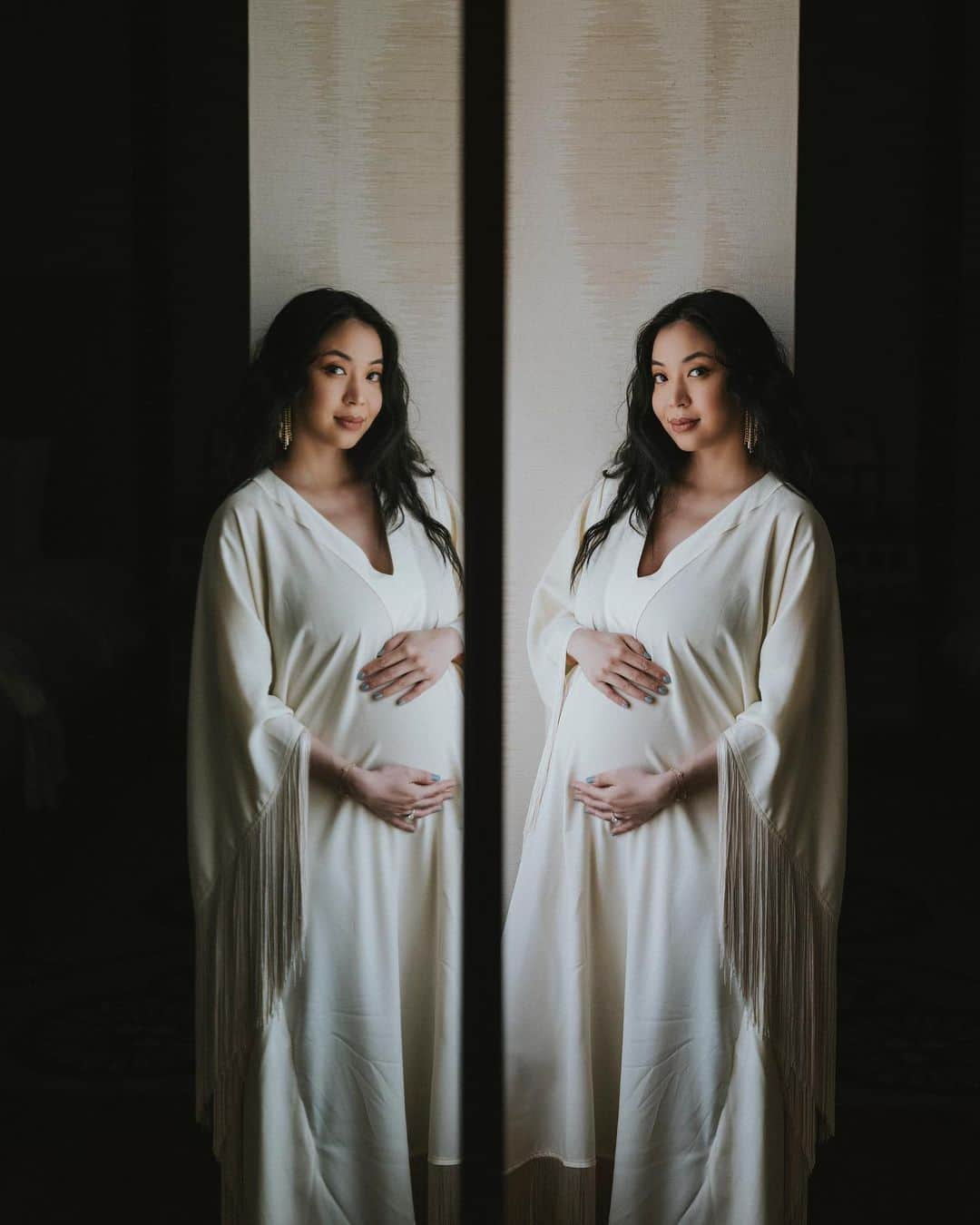 アマンダ・チャンさんのインスタグラム写真 - (アマンダ・チャンInstagram)「Brb, creating limbs and organs for our baby 🦵🫁👶🫀💪  Photography by @bobbykiranyeo  Hair make up by @shashamsi  Styling by @gracelsyy  Outfit from @tallermarmo  Assisted by @claripuffs」4月21日 16時51分 - amandachaang