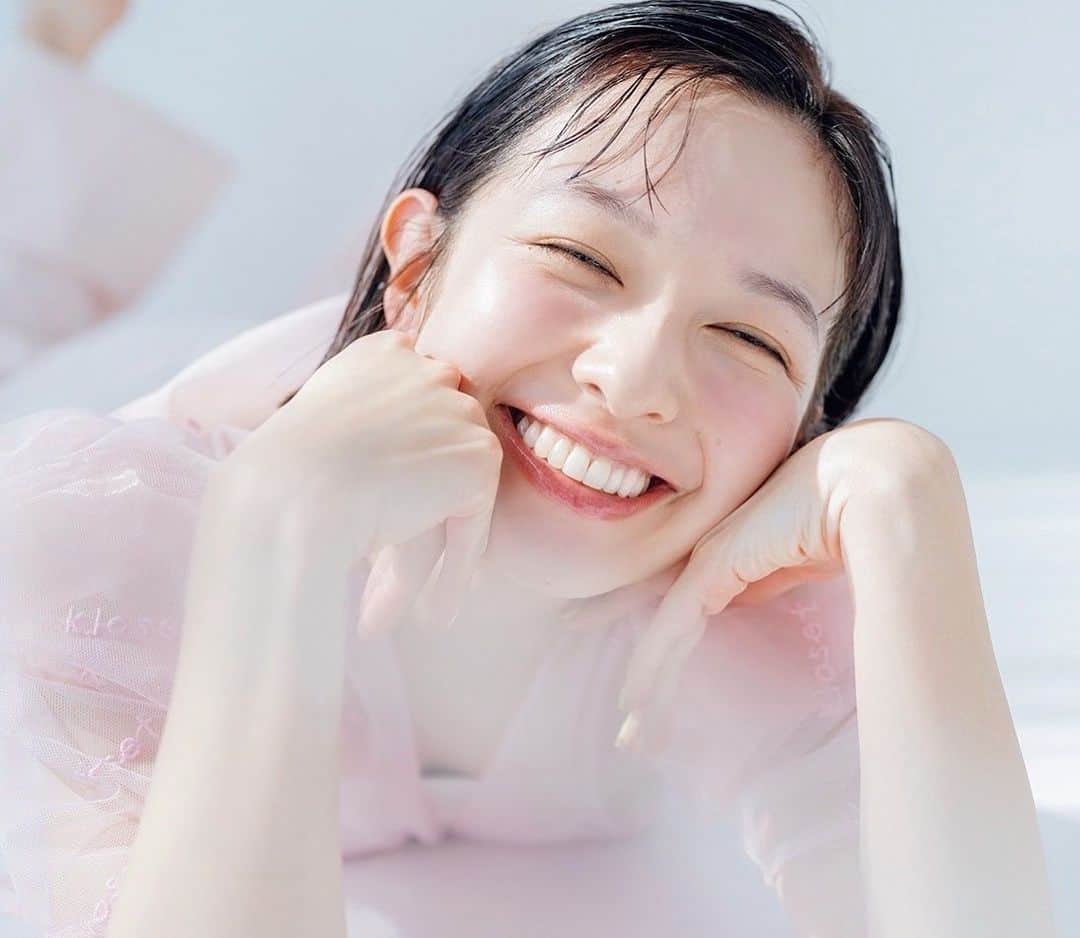森絵梨佳のインスタグラム：「@ar_magazine 5月号👒  @yurihanamori  @kawashimanozomi_official  @kasaharayuri_st」