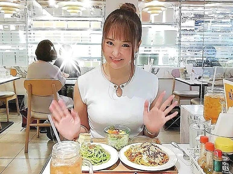 市川みかさんのインスタグラム写真 - (市川みかInstagram)「地元の横浜で妹とランチ🍴  大好きな妹とたくさんおしゃべりしながら過ごす時間は最高の至福〜✨  　 #みなとみらい #横浜 #minatomirai #yokohama #ランチ #cafe #cafestag #lunch #delicious #Instafood #foodies #foodphotography #foodpics #foodgram #foodstagram」4月21日 16時47分 - ichikawa_mika