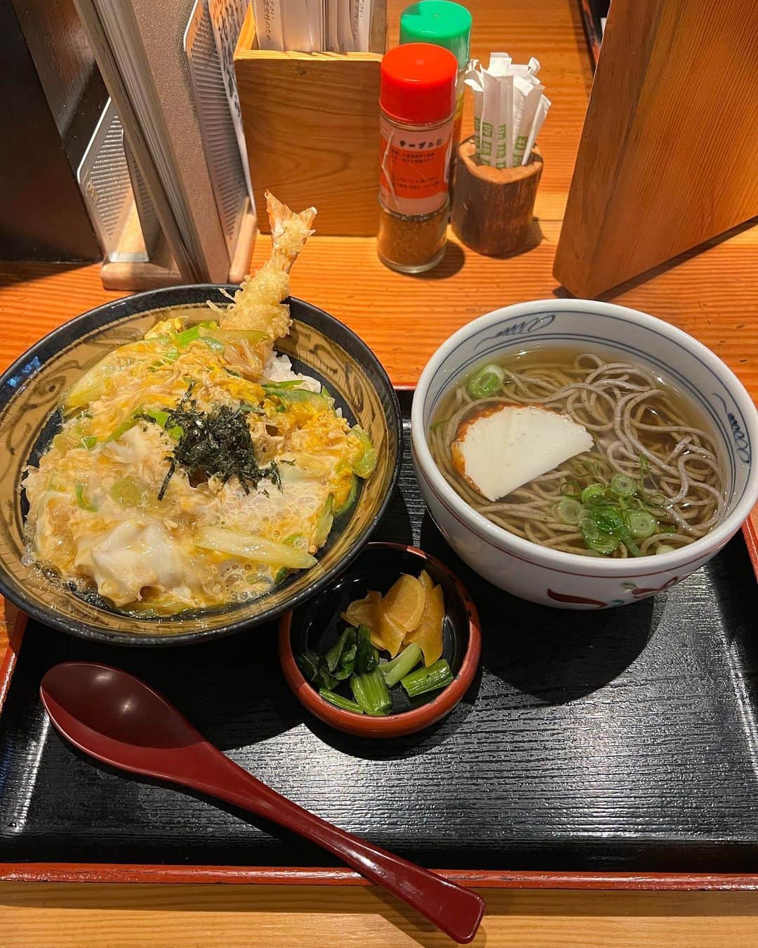 池田真一のインスタグラム：「大好きなそばよし本店 そば寿司も最高！ いつもありがとうございます😊」