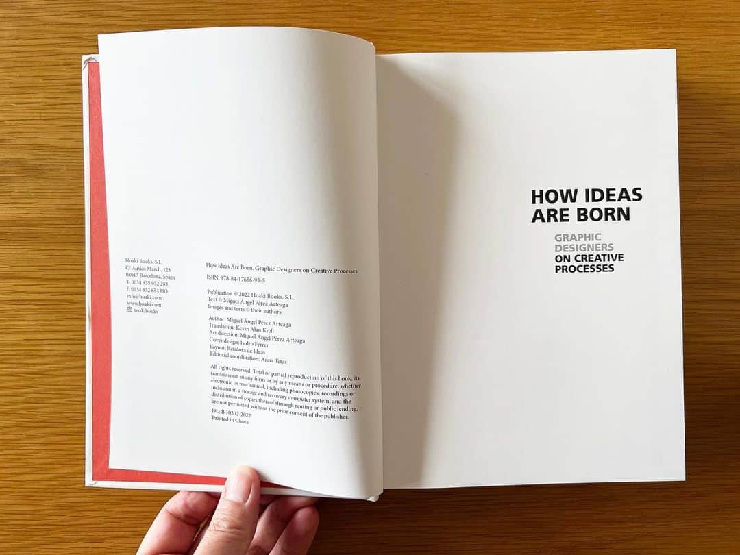 大石暁規さんのインスタグラム写真 - (大石暁規Instagram)「Aki pages at “how ideas are born” - Graphic Designers on Creative Processes by Miguel Angel Pérez Arteaga from the publisher HOAKI (Spain) 2022」4月21日 16時58分 - akinori_oishi
