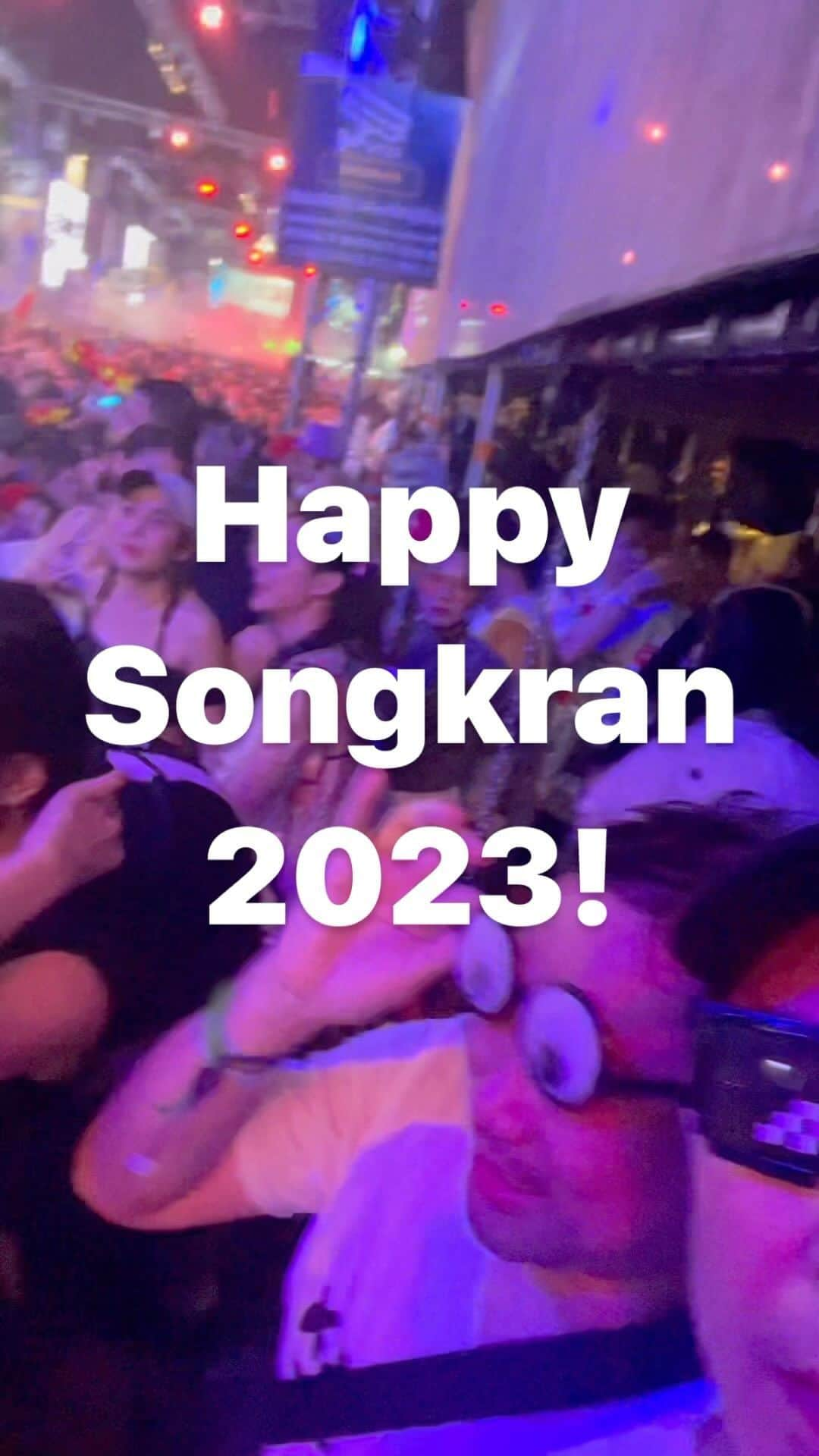 セロのインスタグラム：「After months of nonstop work, I took a week off and celebrated Songkran (Thai New Years) Water Festival in Bangkok. It was nice to see Thailand thriving again!  #party #songkran2023 #s20」